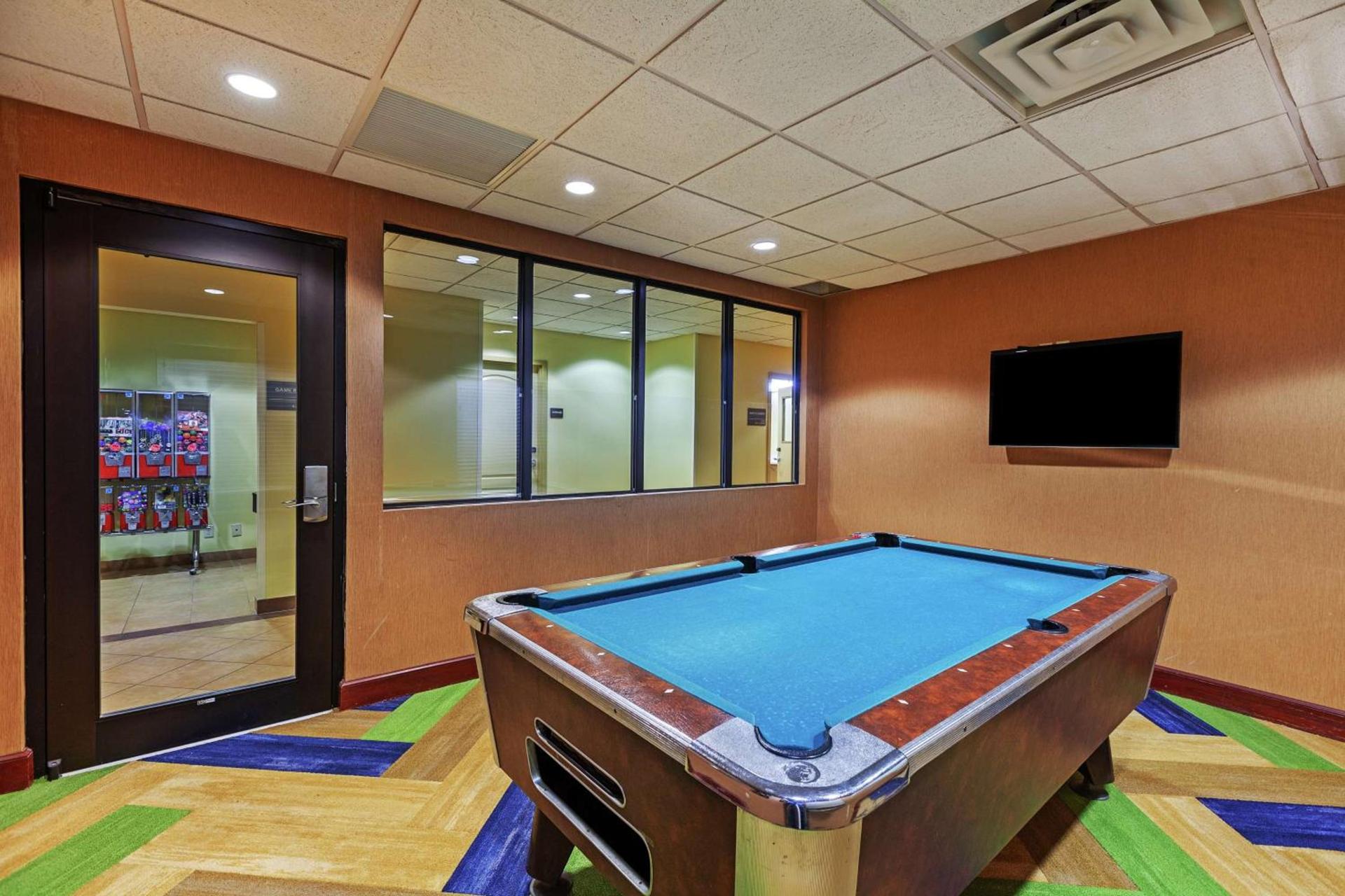 Hampton Inn & Suites Owasso photo 57