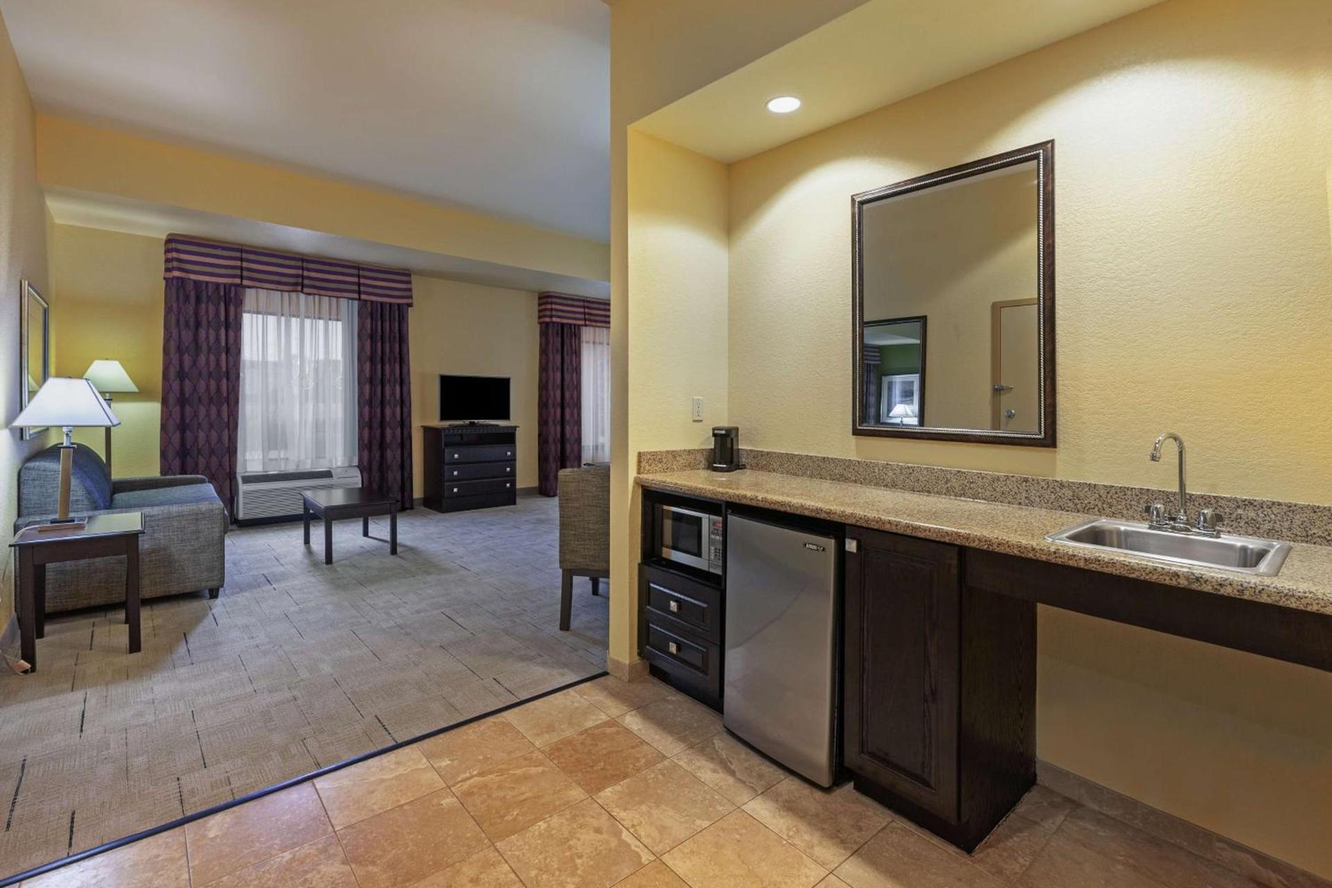 Hampton Inn & Suites Owasso photo 62
