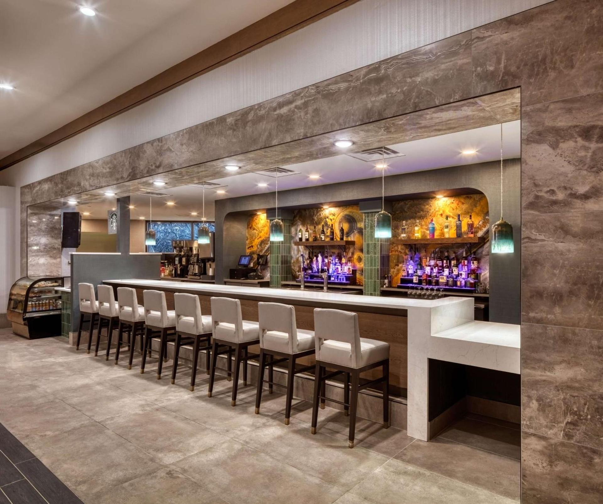 DoubleTree by Hilton Tulsa - Warren Place photo 3
