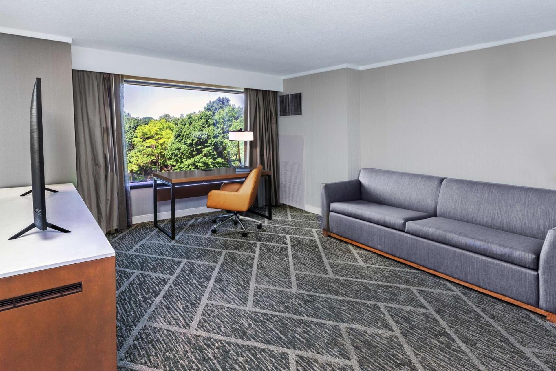 DoubleTree by Hilton Tulsa - Warren Place photo 15