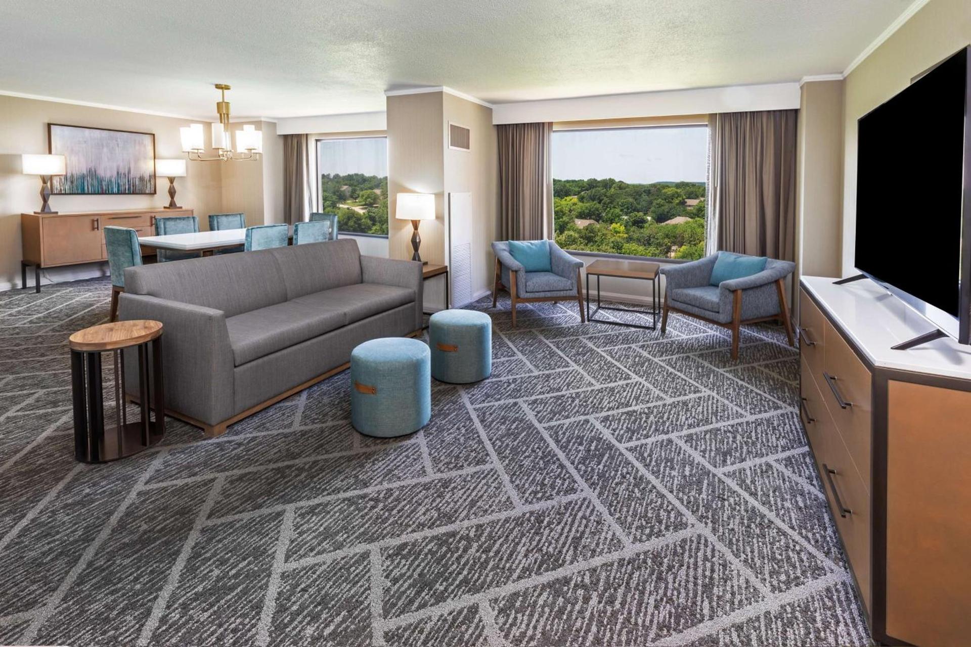 DoubleTree by Hilton Tulsa - Warren Place photo 21