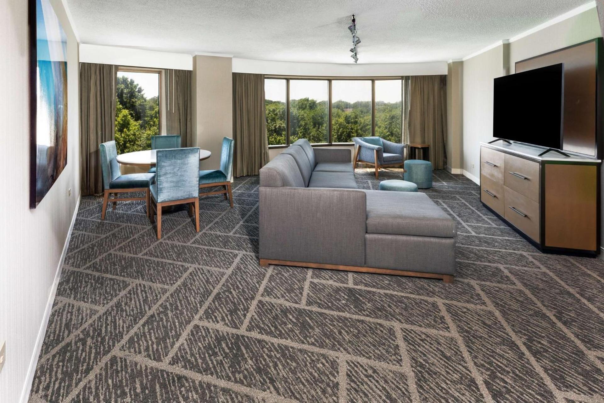 DoubleTree by Hilton Tulsa - Warren Place photo 23