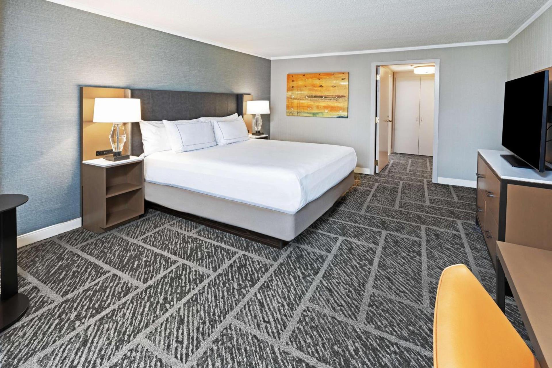 DoubleTree by Hilton Tulsa - Warren Place photo 24