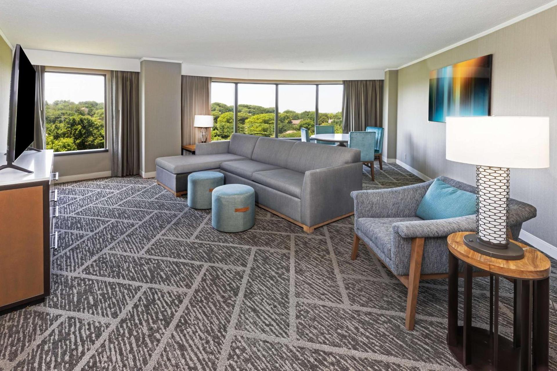 DoubleTree by Hilton Tulsa - Warren Place photo 25