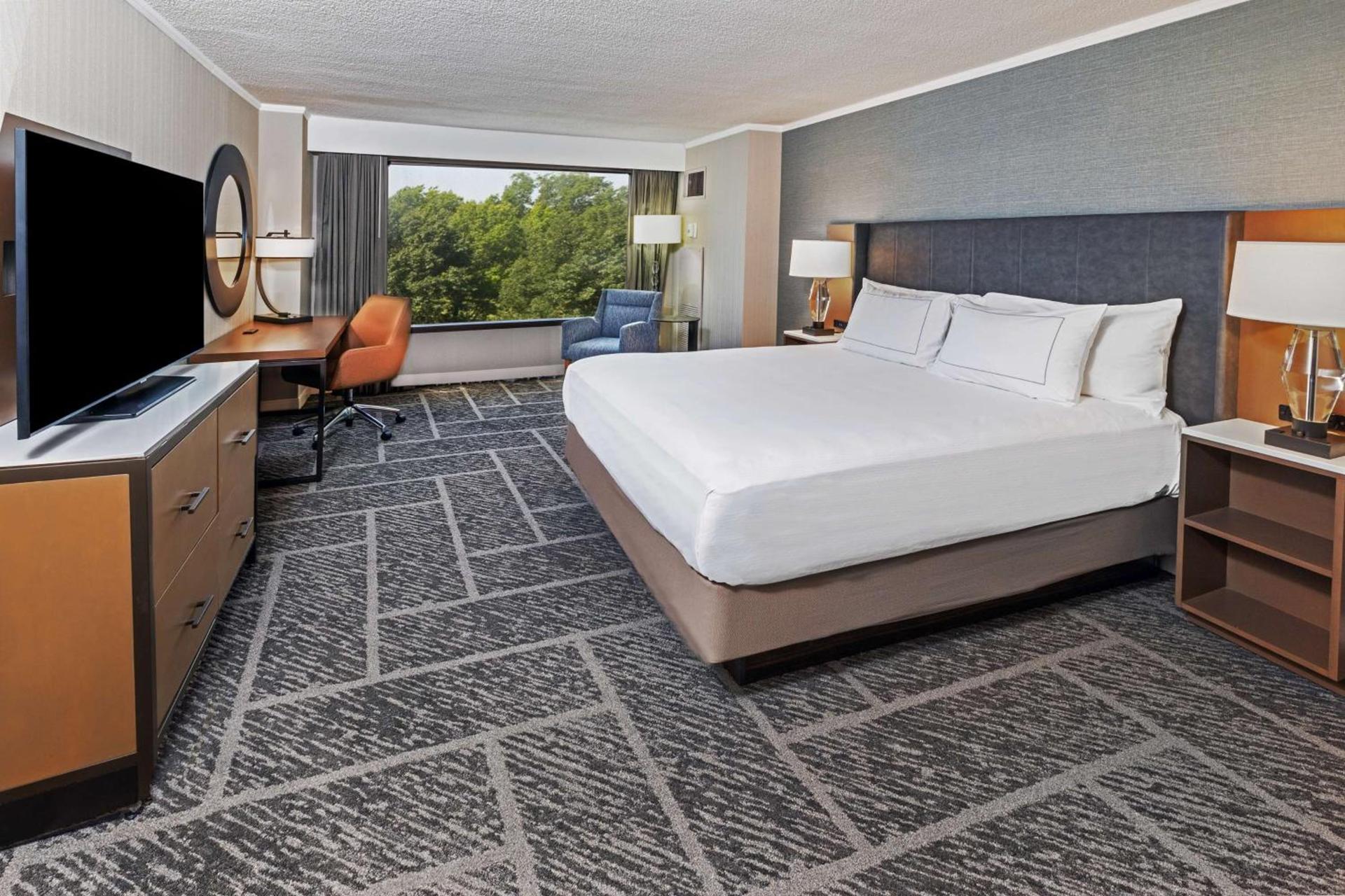 DoubleTree by Hilton Tulsa - Warren Place photo 29