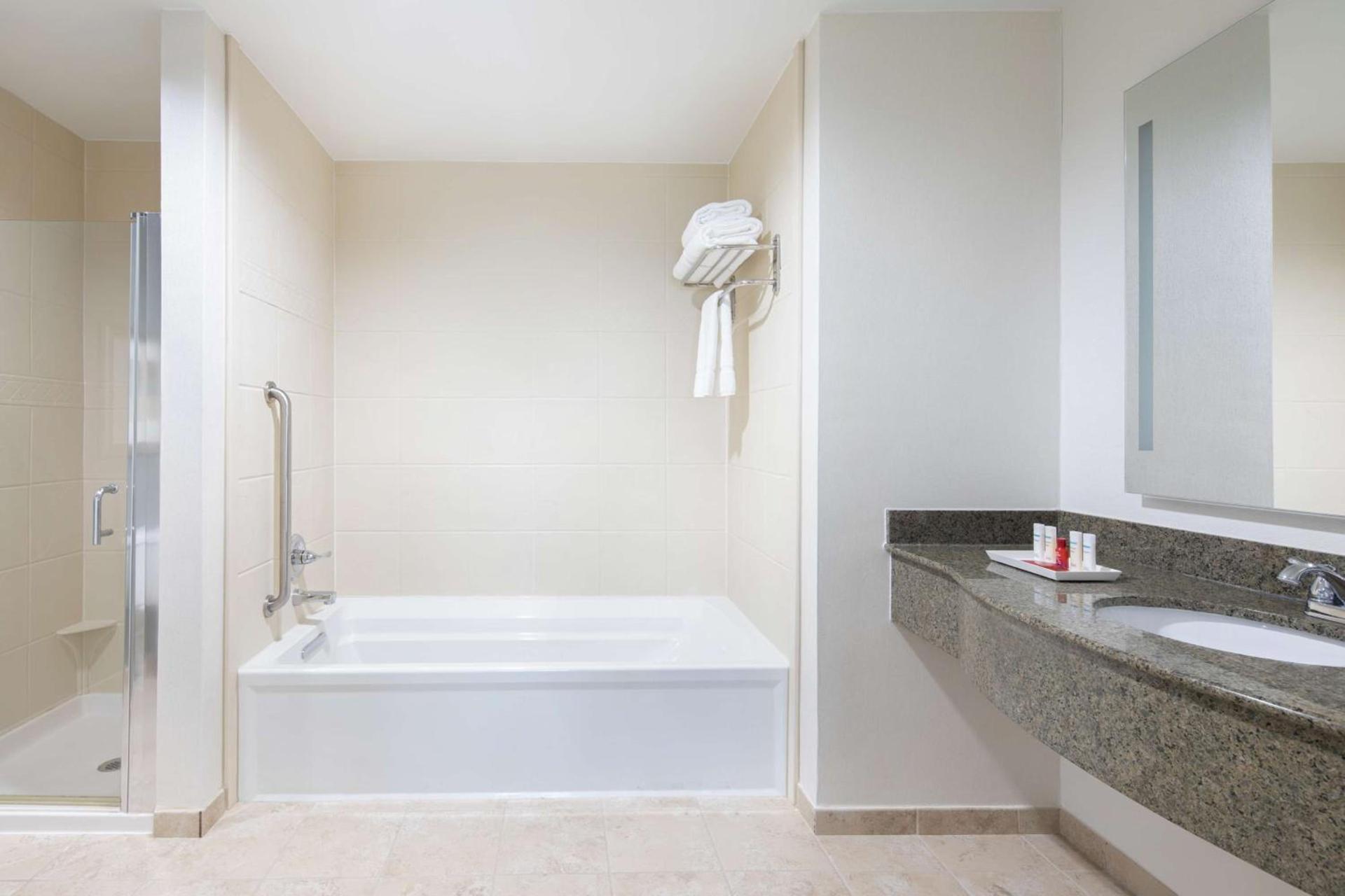 Hilton Garden Inn Tyler photo 26