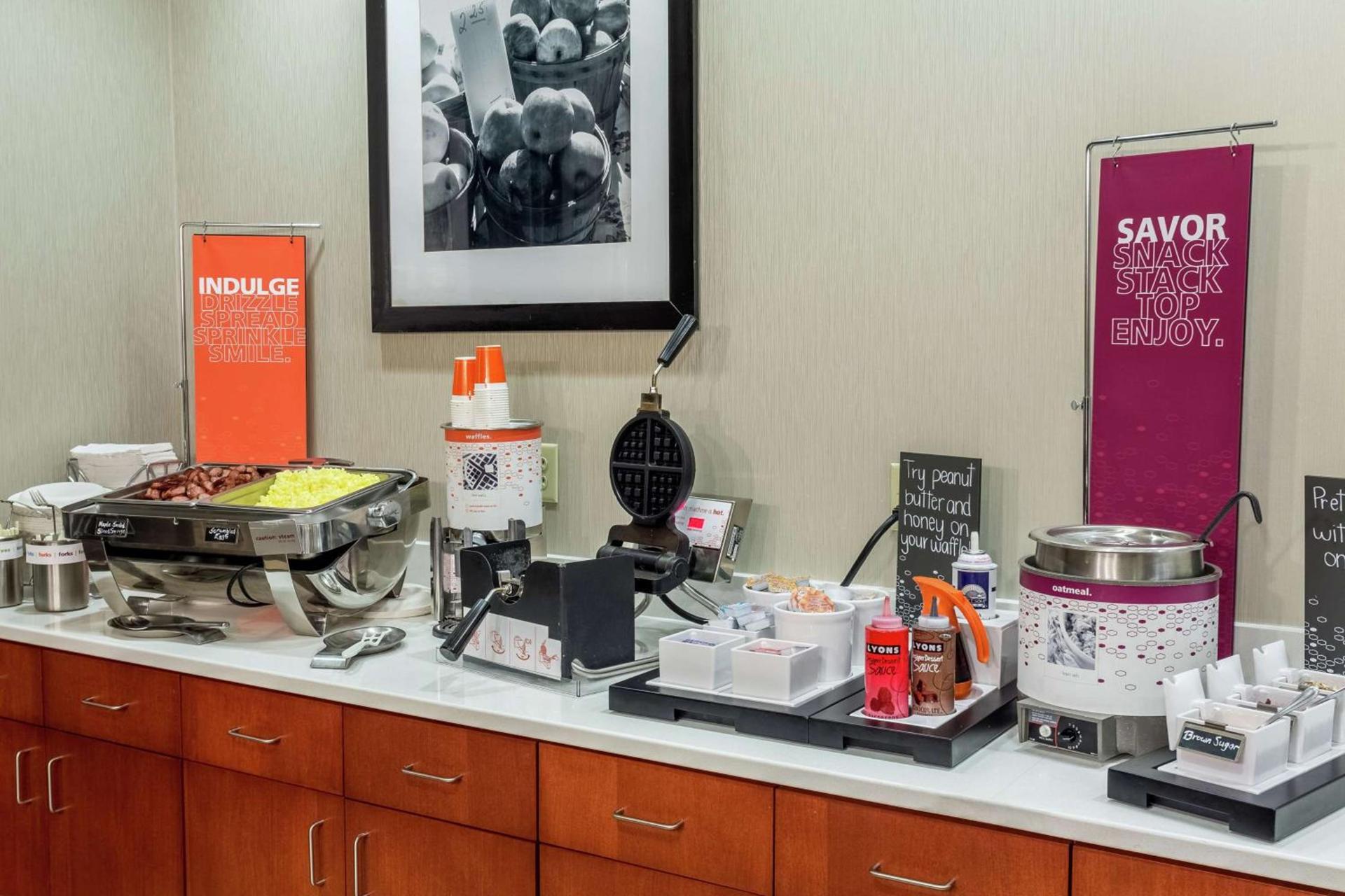 Hampton Inn & Suites Knoxville-Downtown photo 9