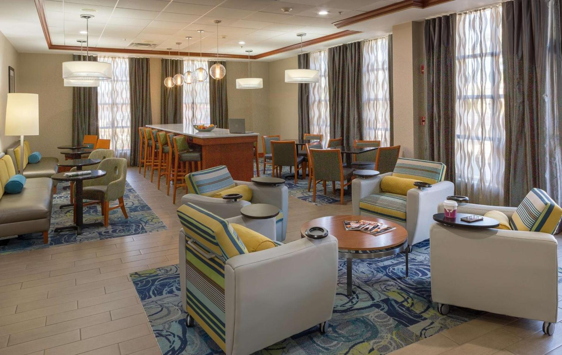 Hampton Inn & Suites Knoxville-Downtown photo 11