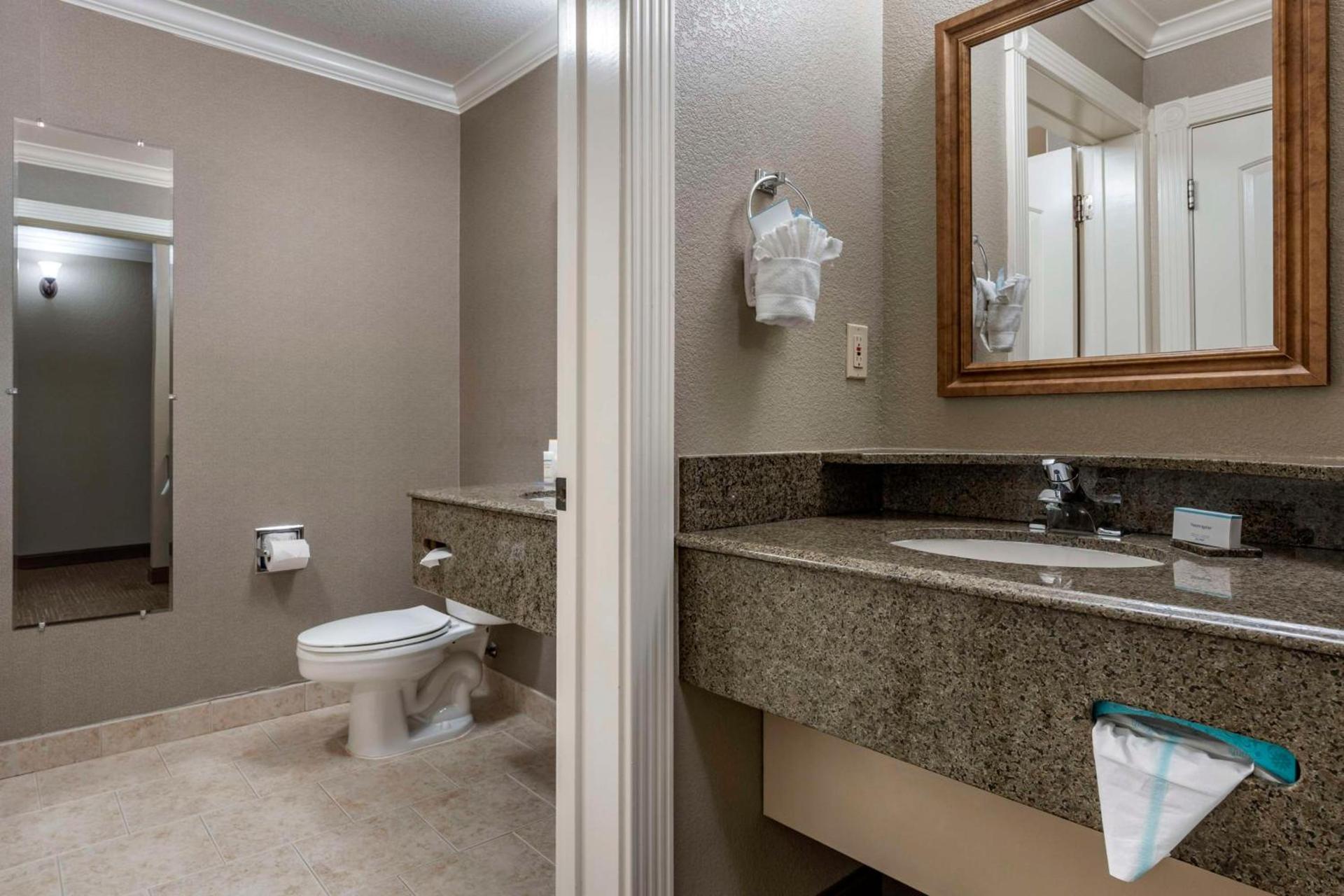 Hampton Inn Ukiah photo 26