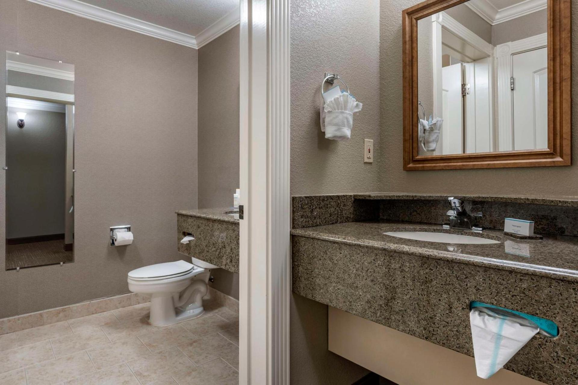 Hampton Inn Ukiah photo 37