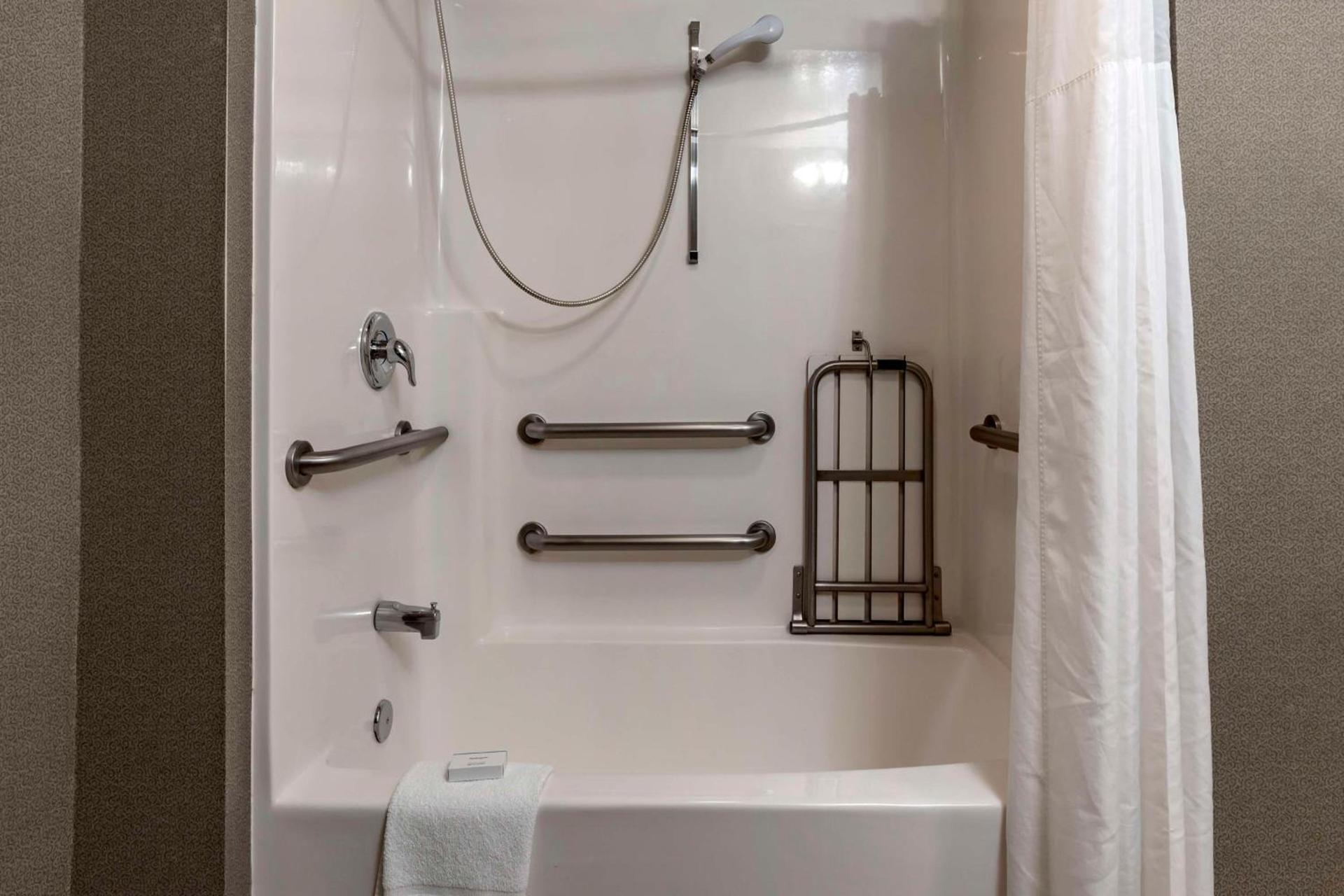 Hampton Inn Ukiah photo 51