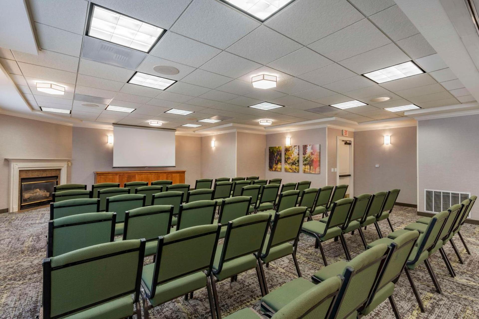 Hampton Inn Ukiah photo 57