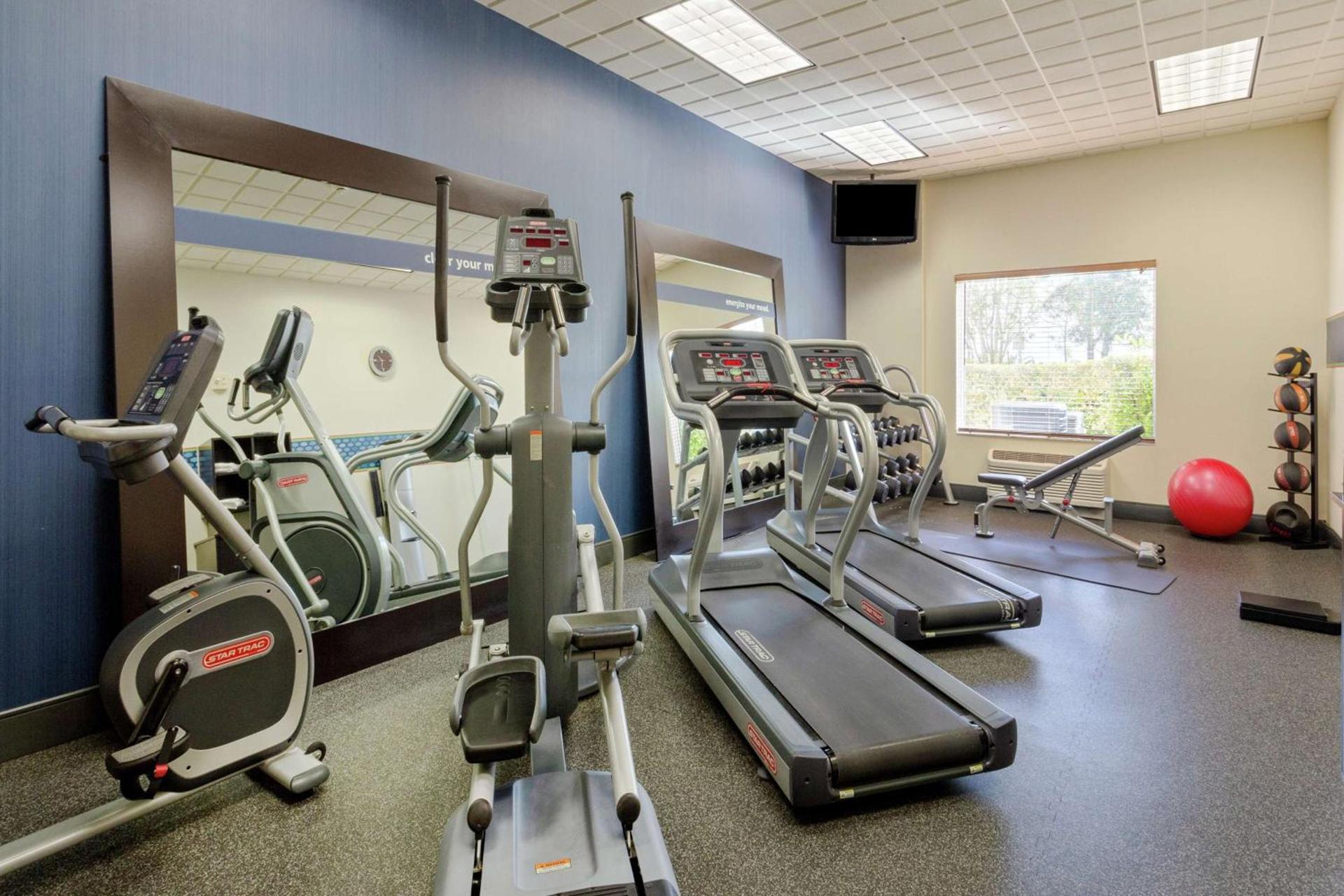 Hampton Inn & Suites Wellington photo 11