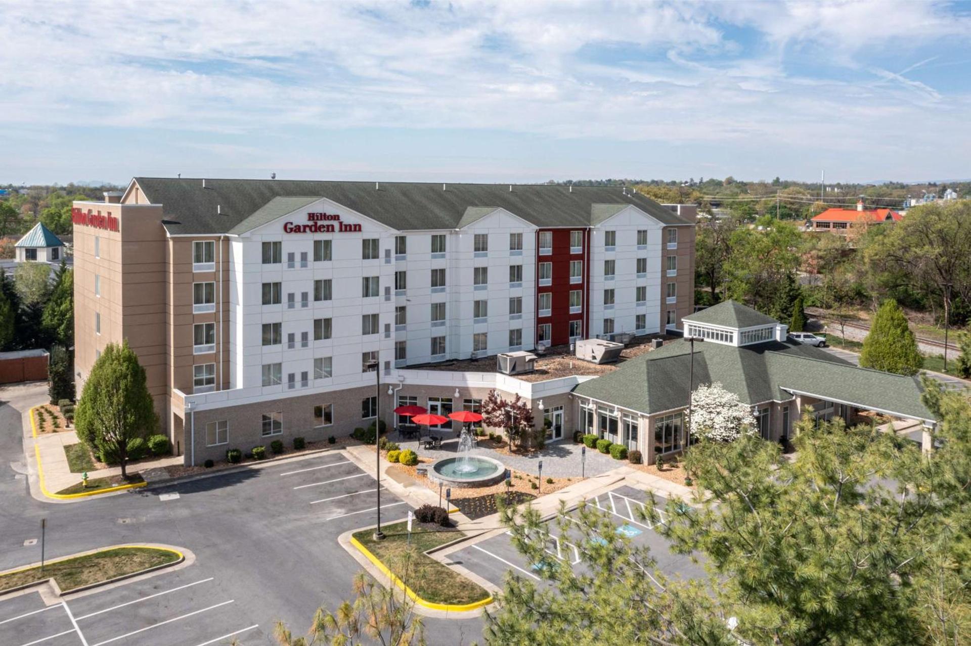 Hilton Garden Inn Winchester photo 1