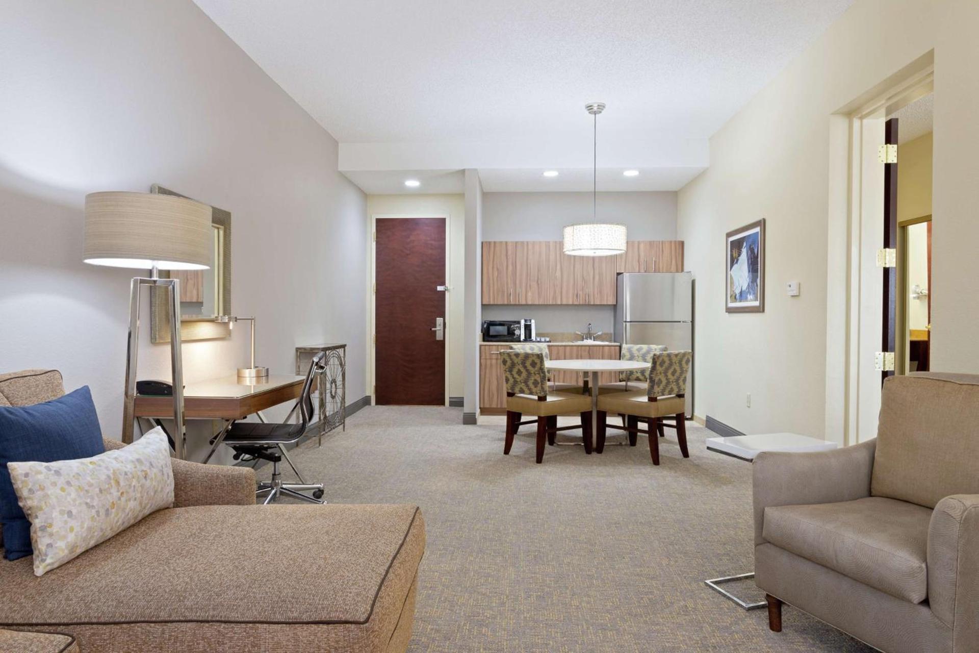 Hampton Inn & Suites Wellington photo 23