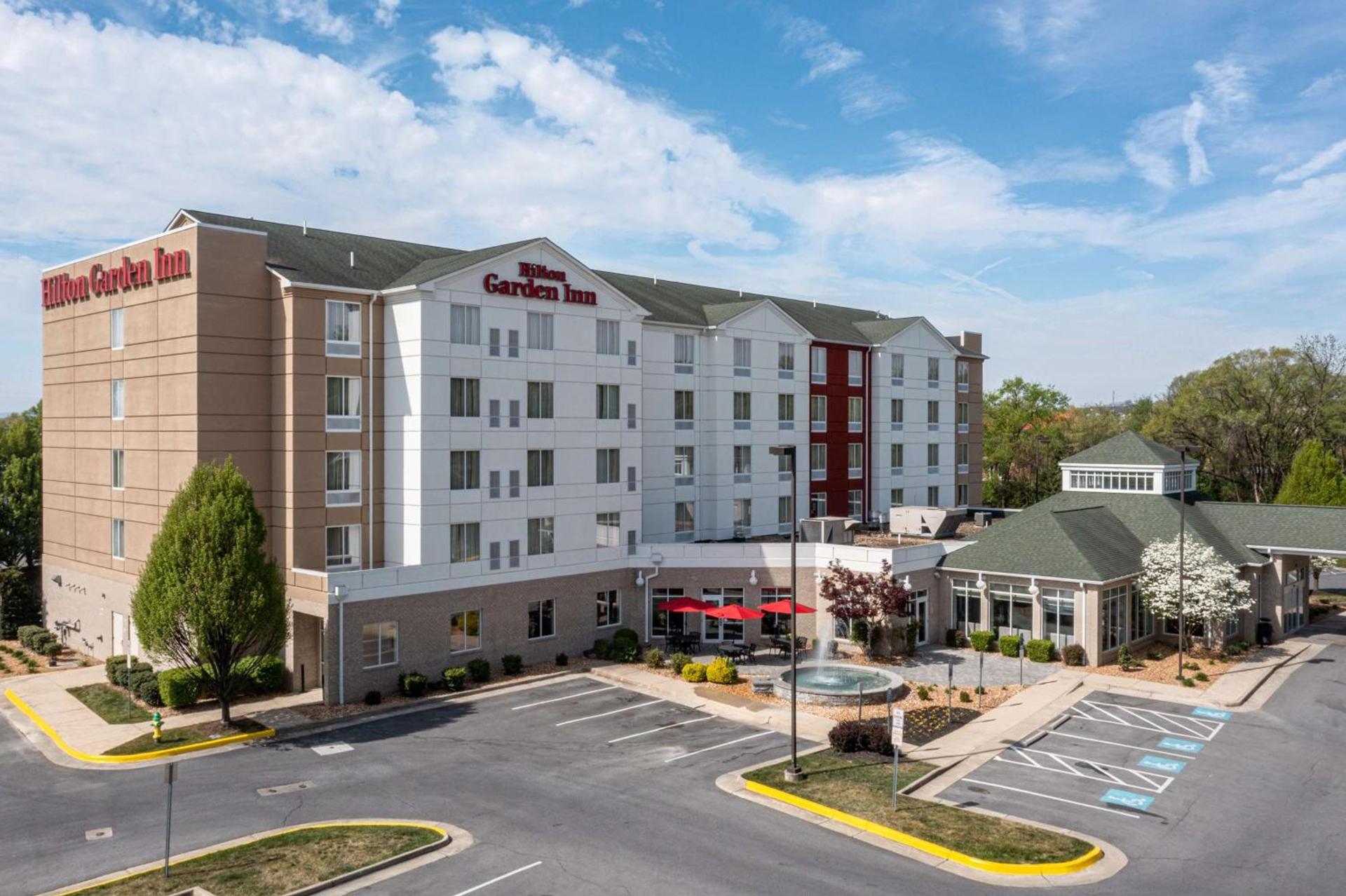 Hilton Garden Inn Winchester photo 2