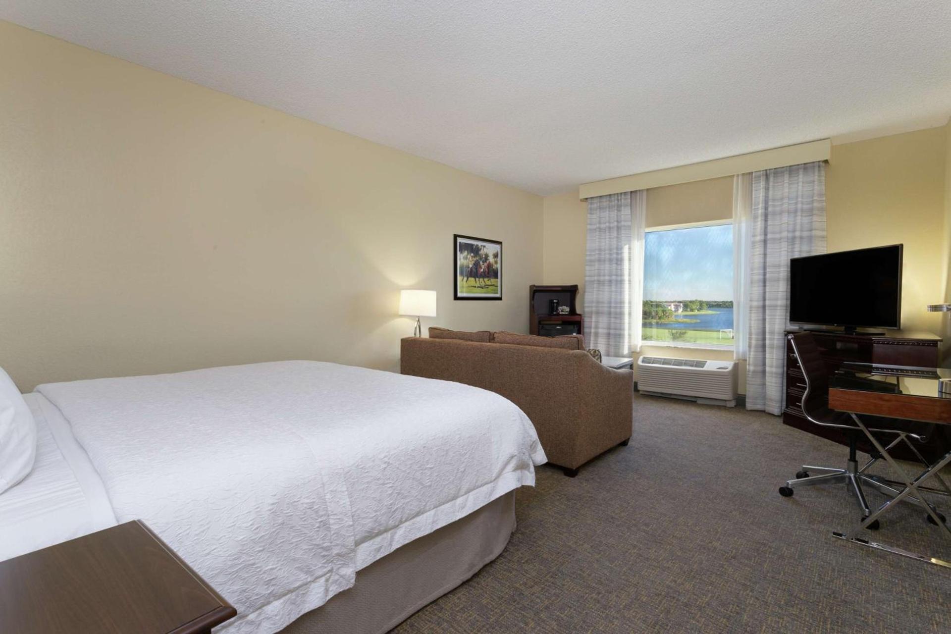 Hampton Inn & Suites Wellington photo 27