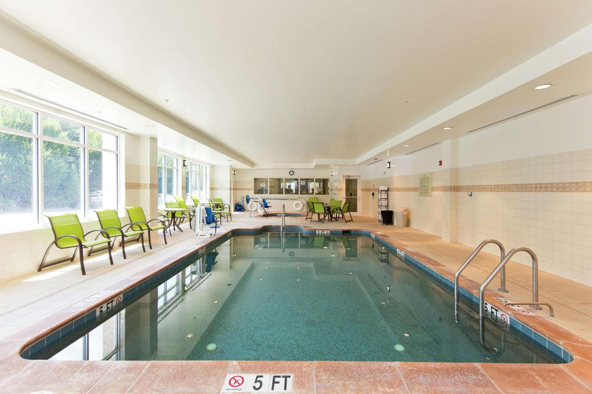 Hilton Garden Inn Winchester photo 8