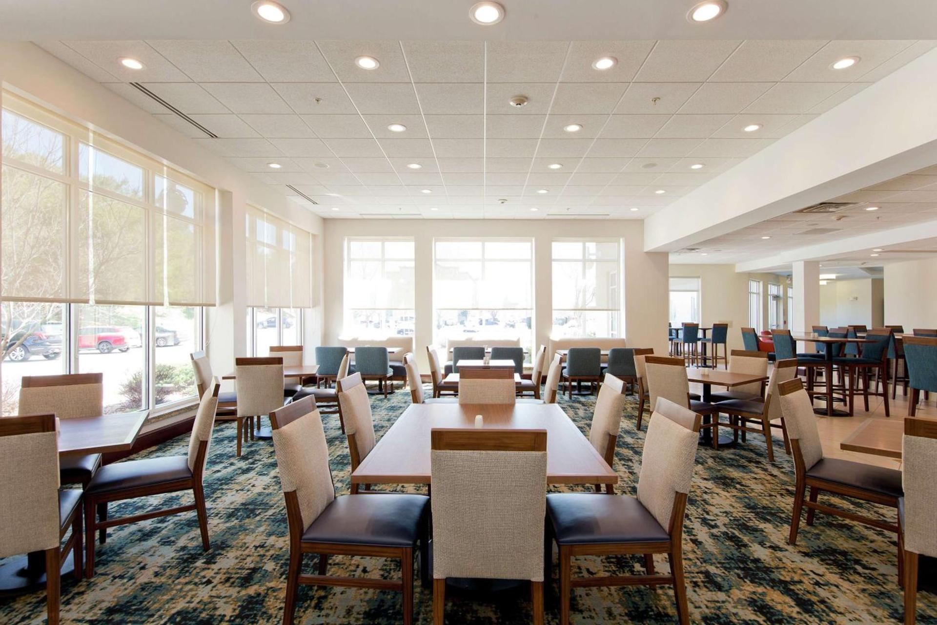 Hilton Garden Inn Winchester photo 14