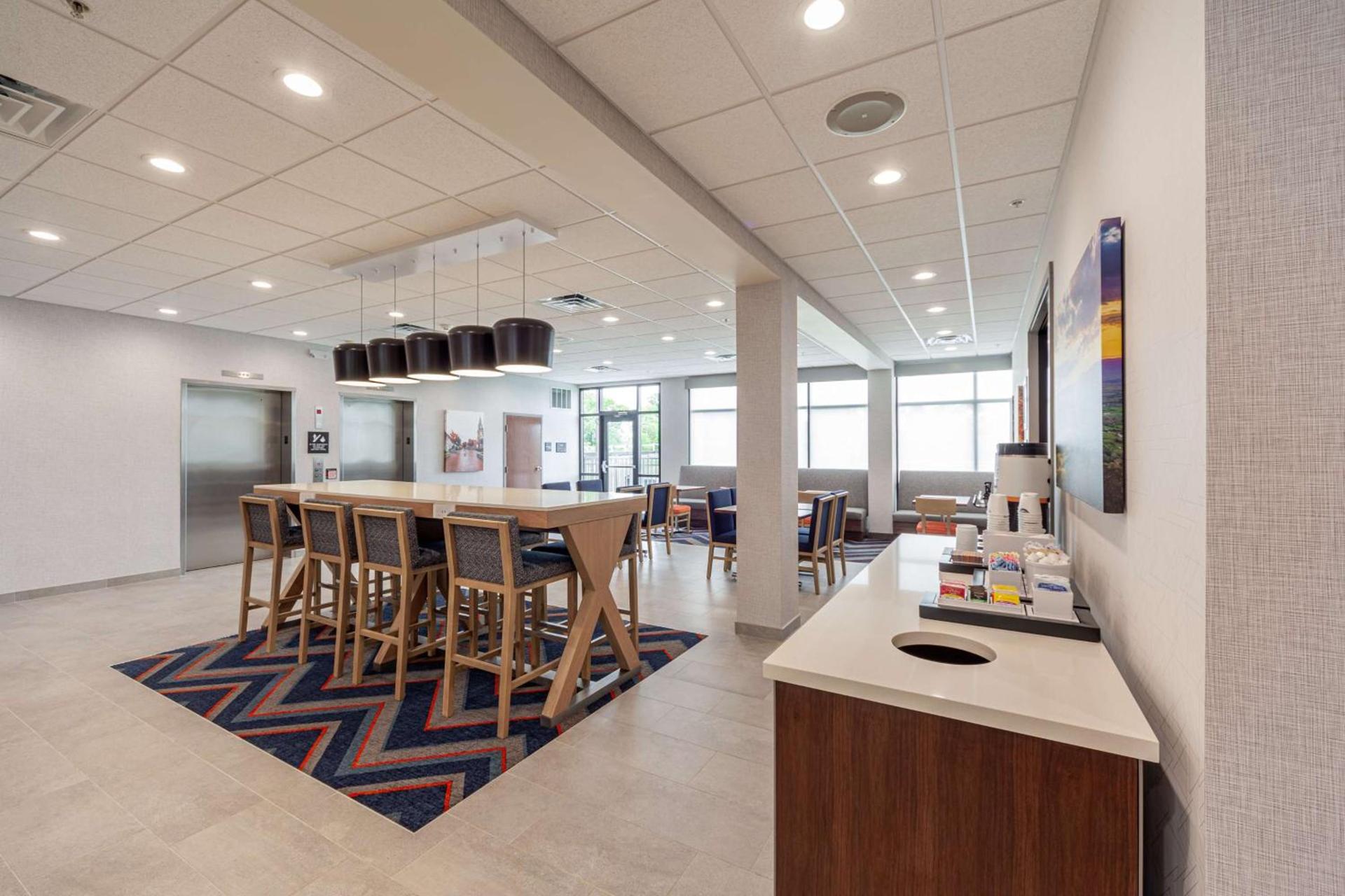 Hampton Inn Winchester photo 20
