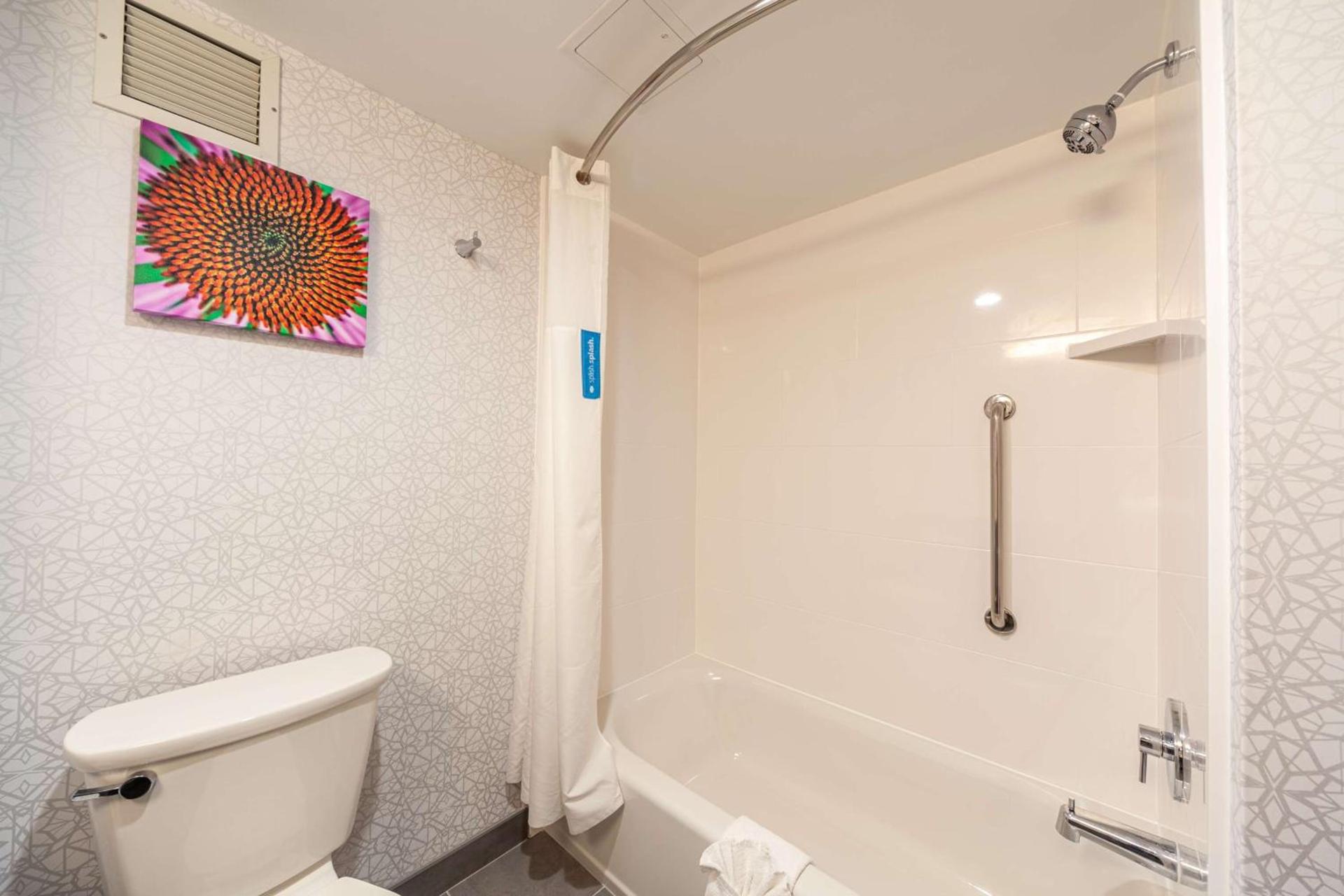 Hampton Inn Winchester photo 40