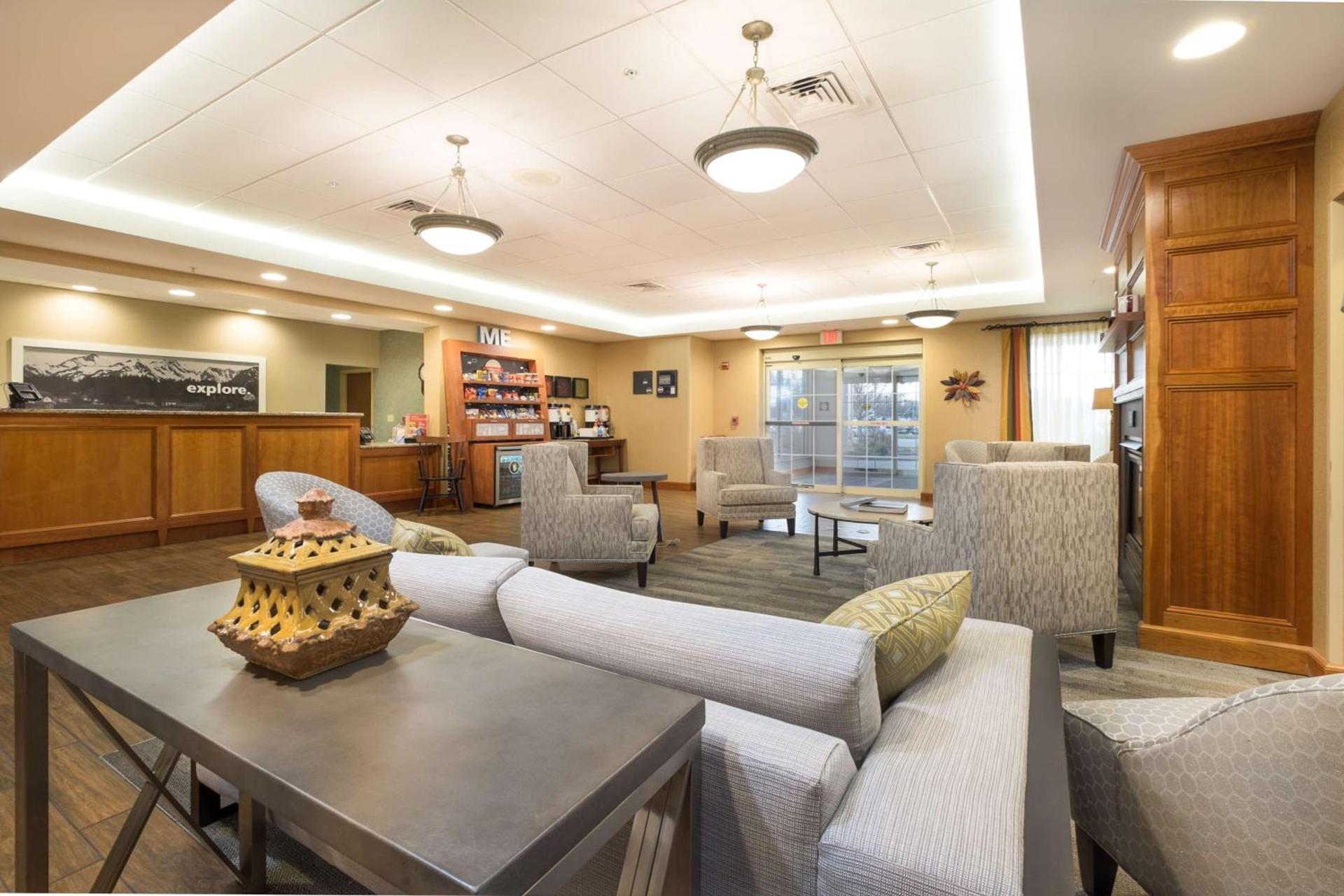 Hampton Inn Waterville photo 3