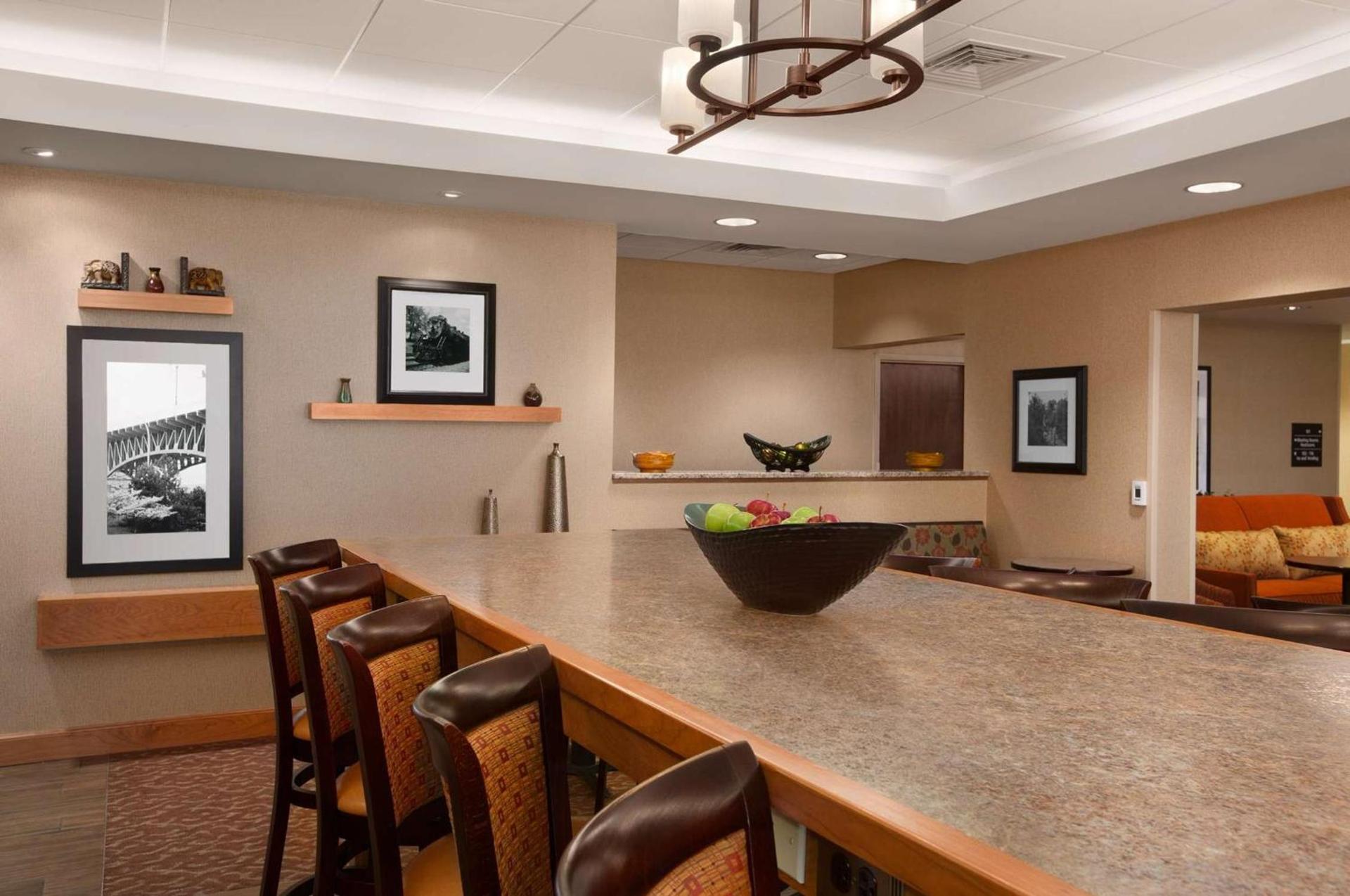 Hampton Inn Waterville photo 14