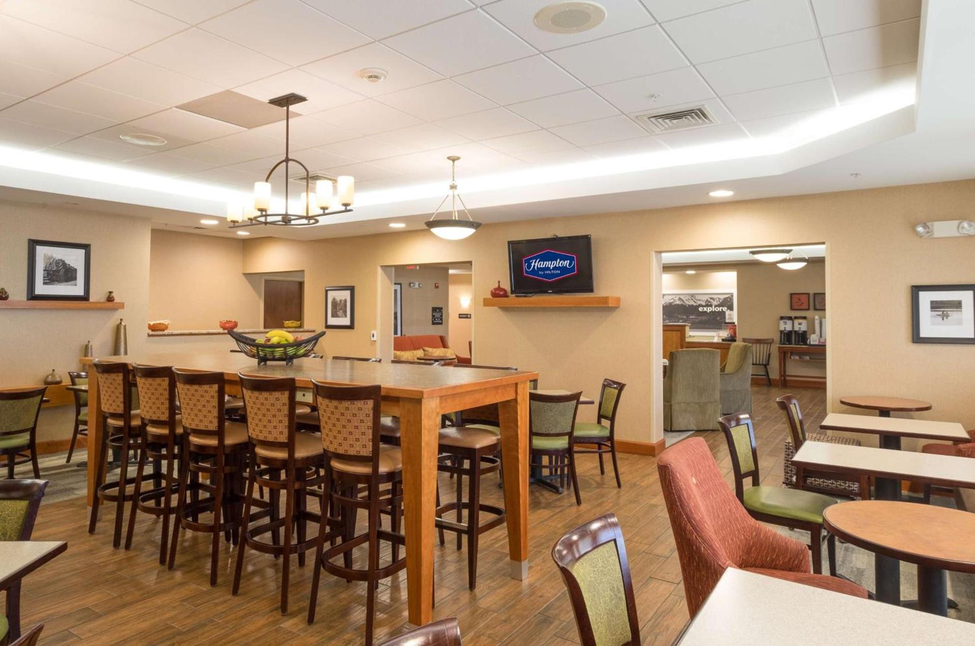 Hampton Inn Waterville photo 15