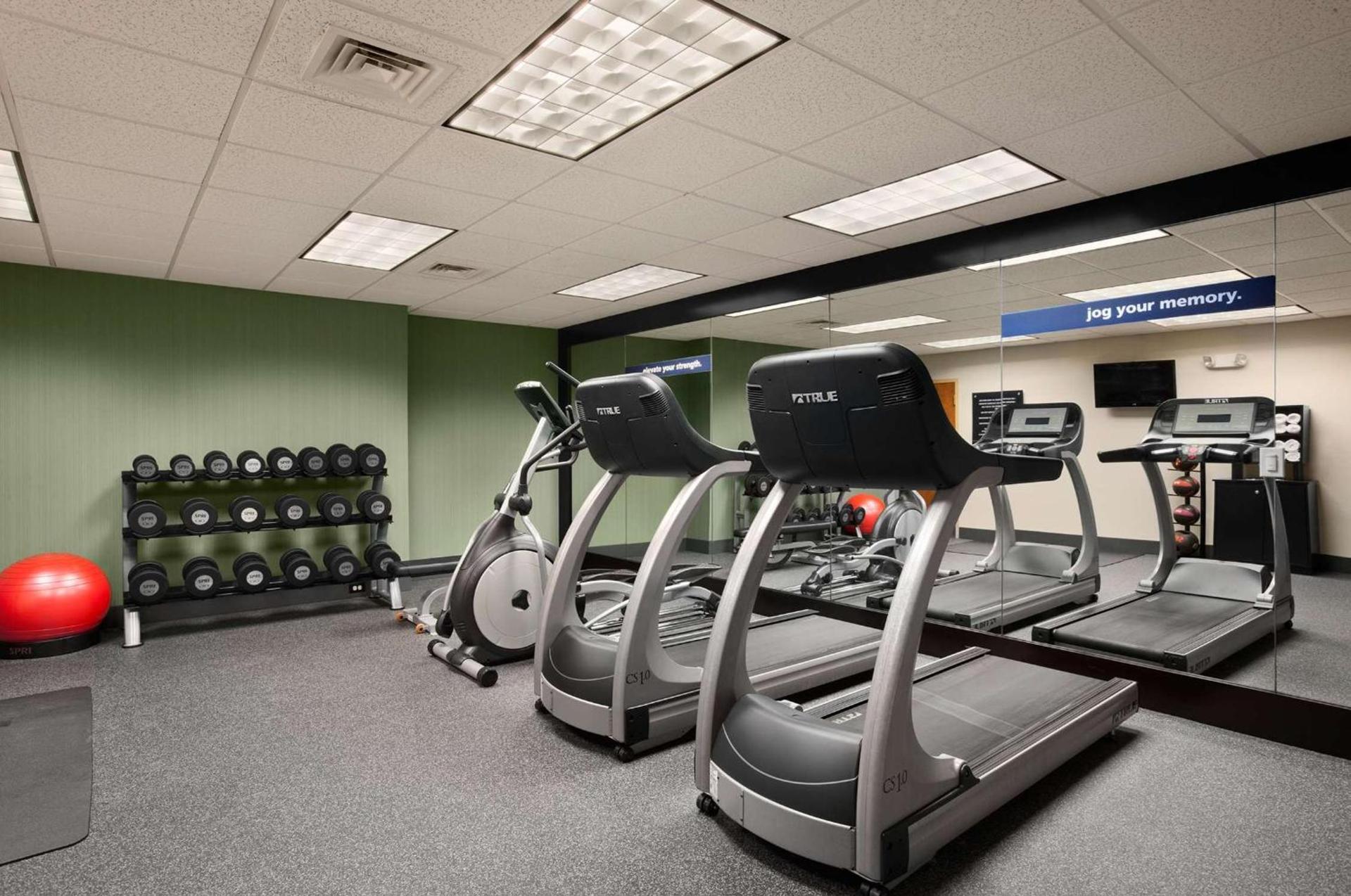 Hampton Inn Waterville photo 17