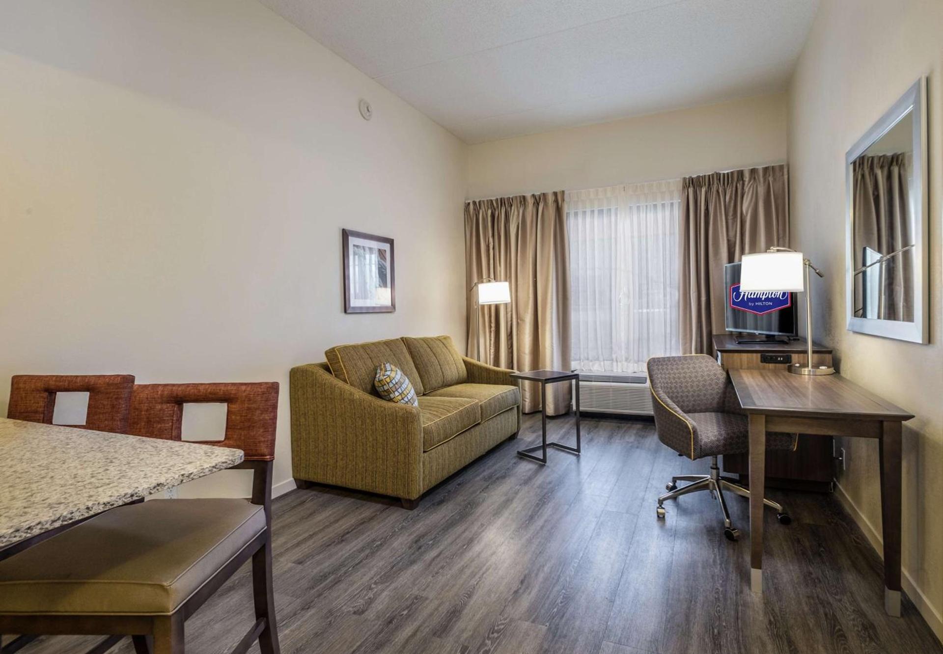 Hampton Inn Waterville photo 21