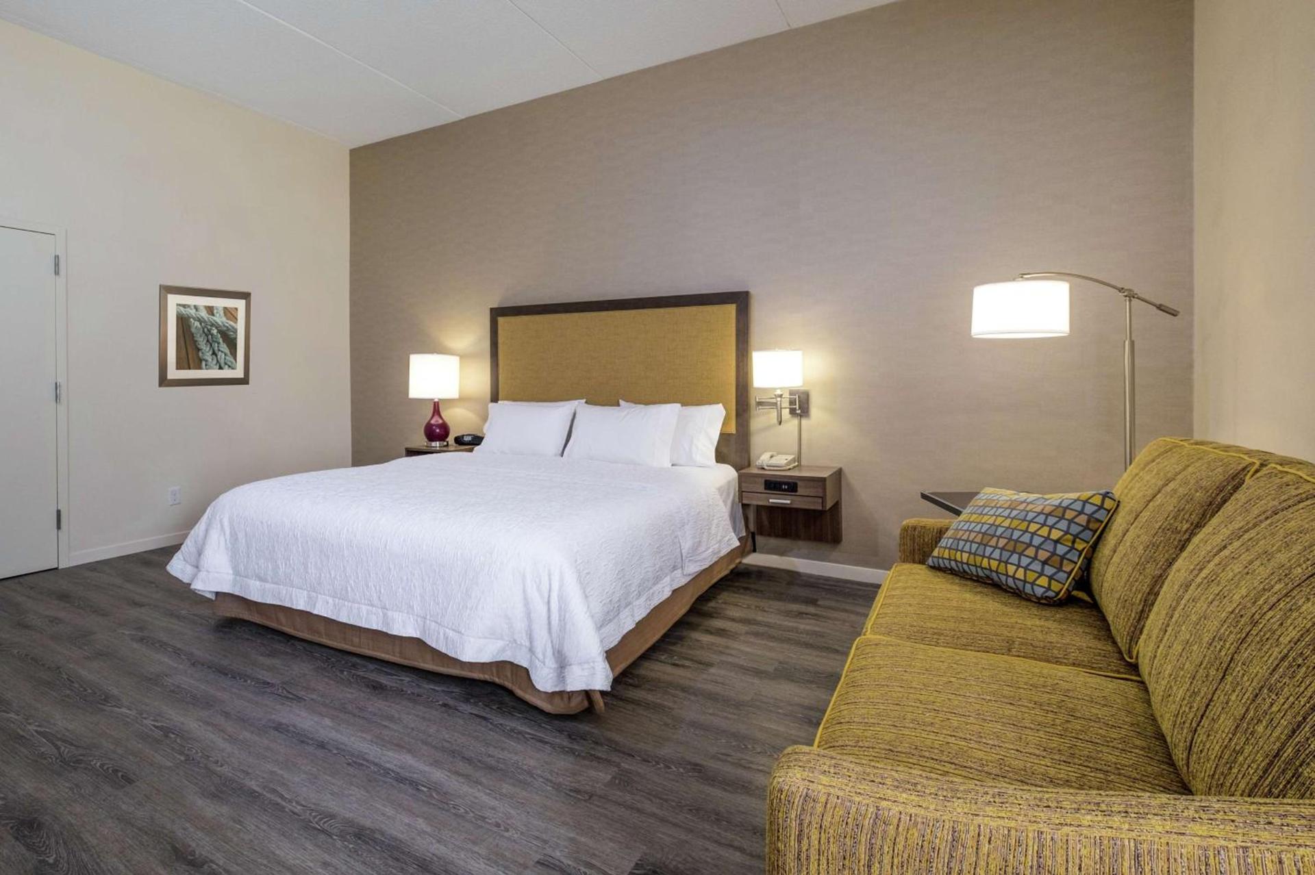 Hampton Inn Waterville photo 27