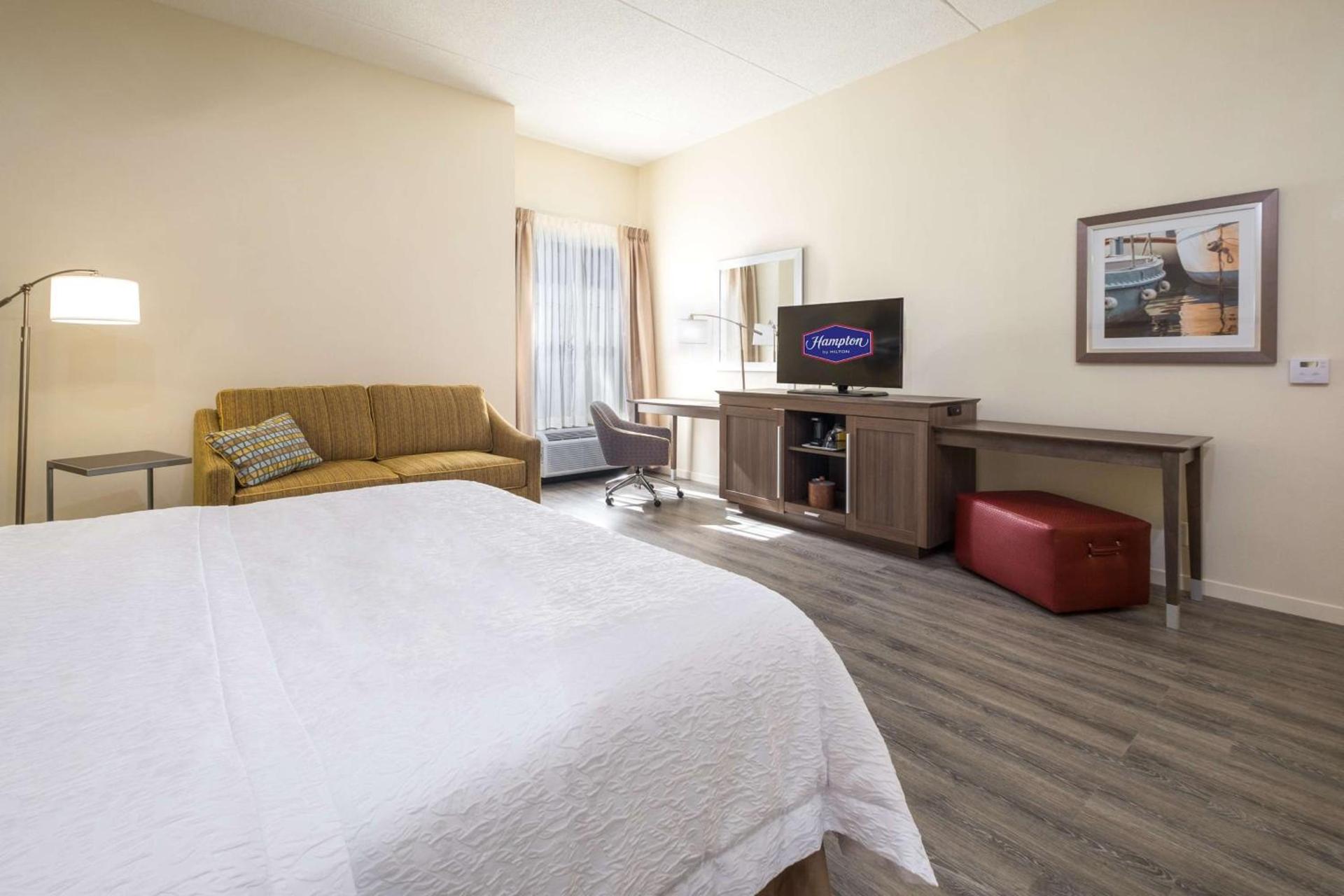 Hampton Inn Waterville photo 34