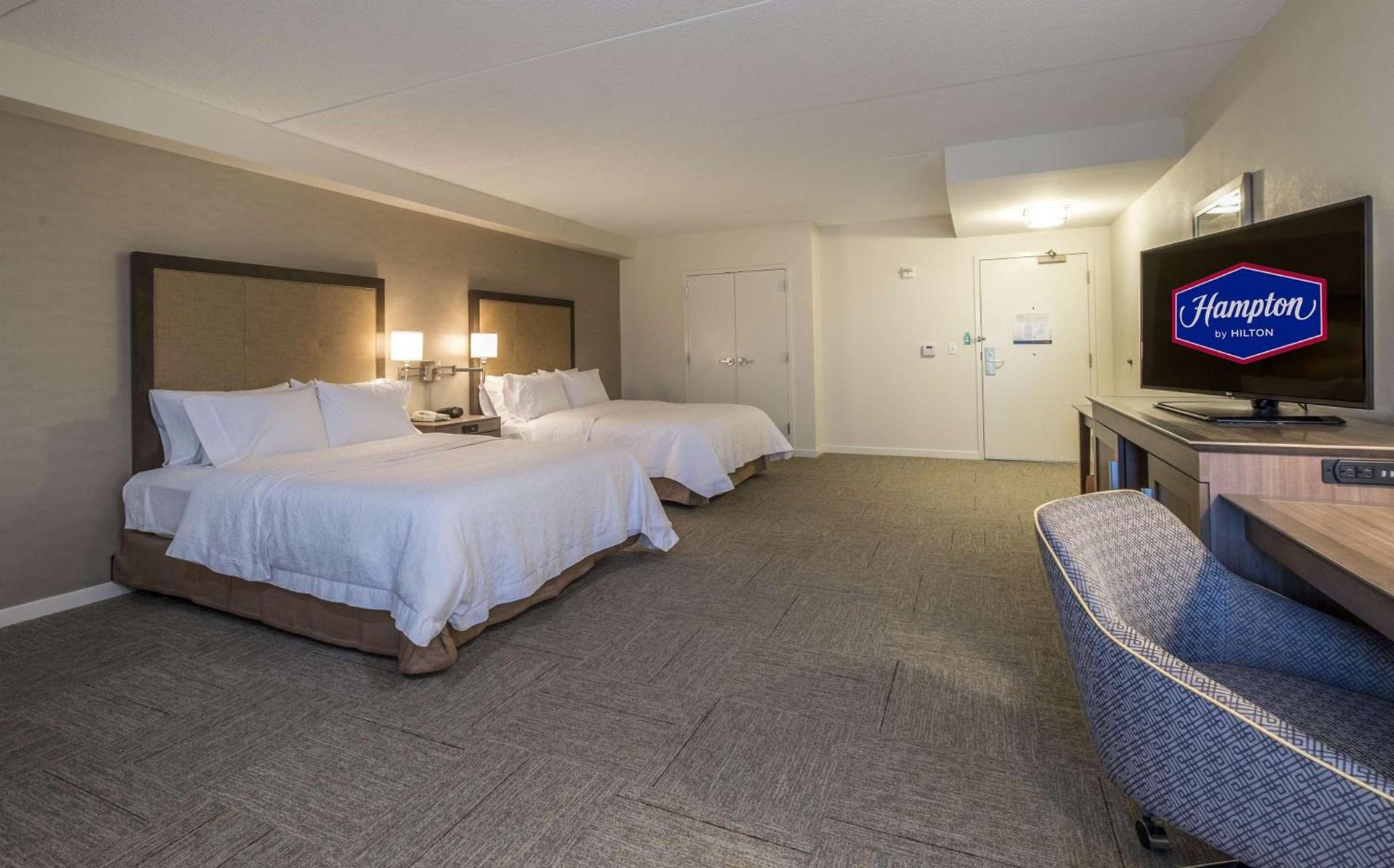 Hampton Inn Waterville photo 36