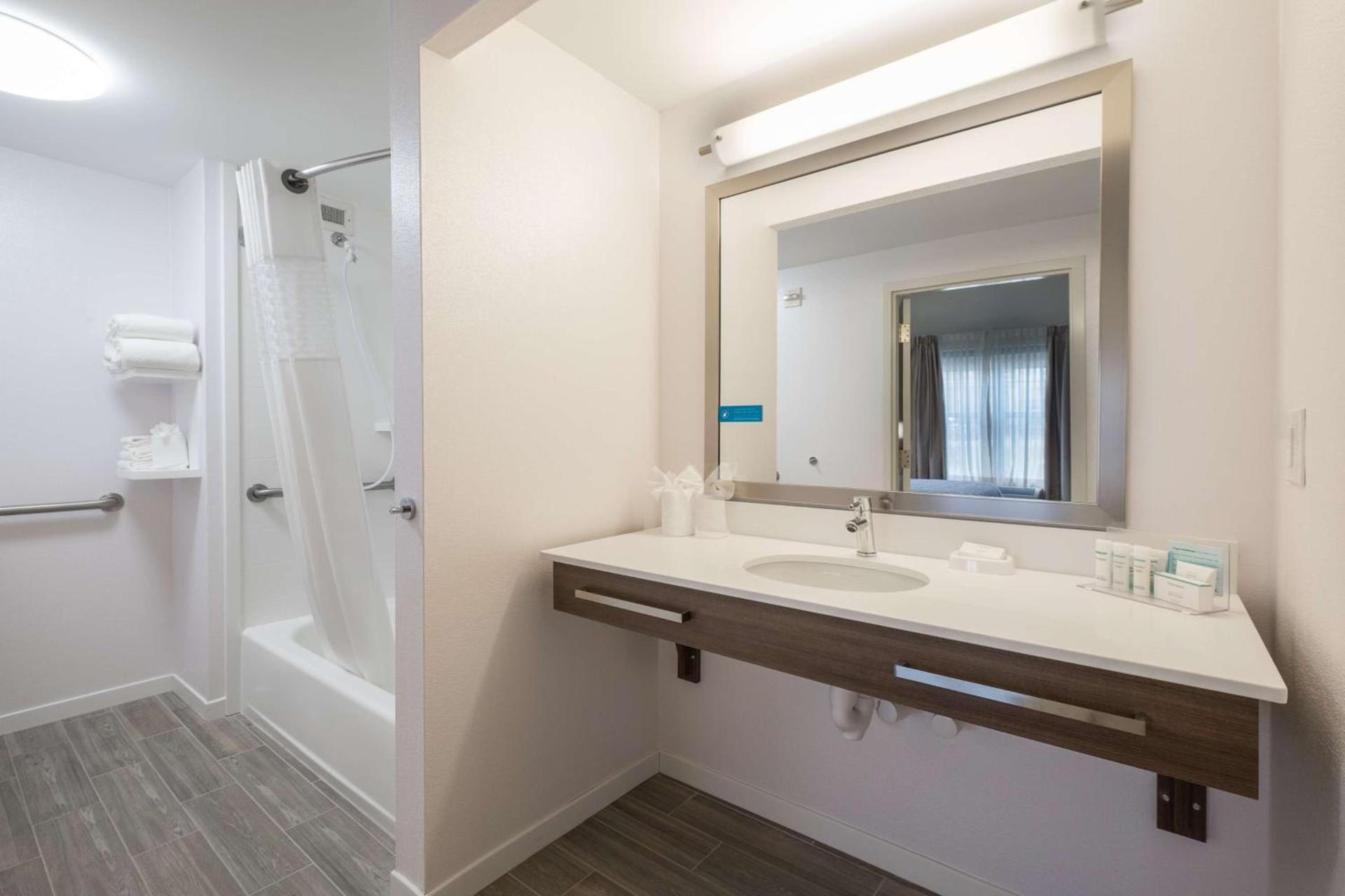 Hampton Inn Waterville photo 37