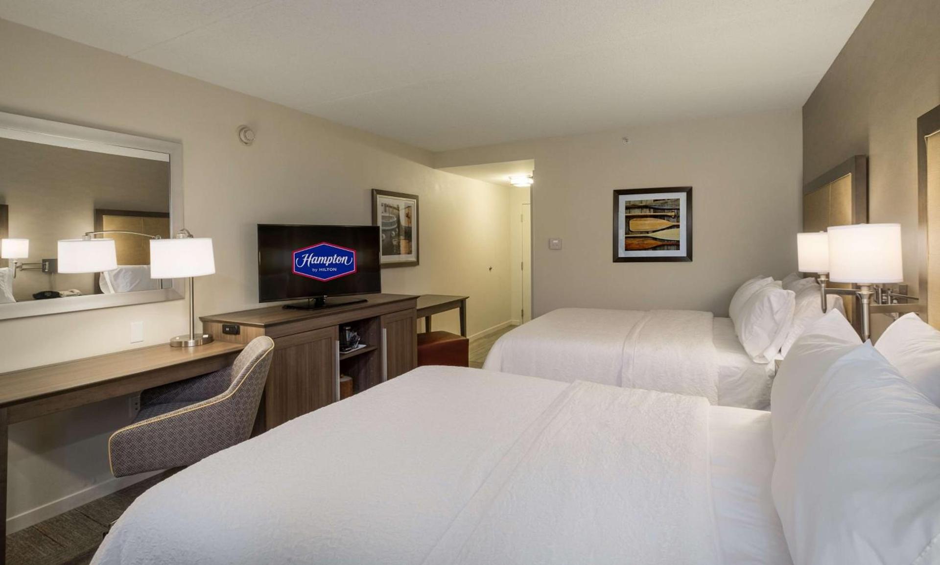 Hampton Inn Waterville photo 39