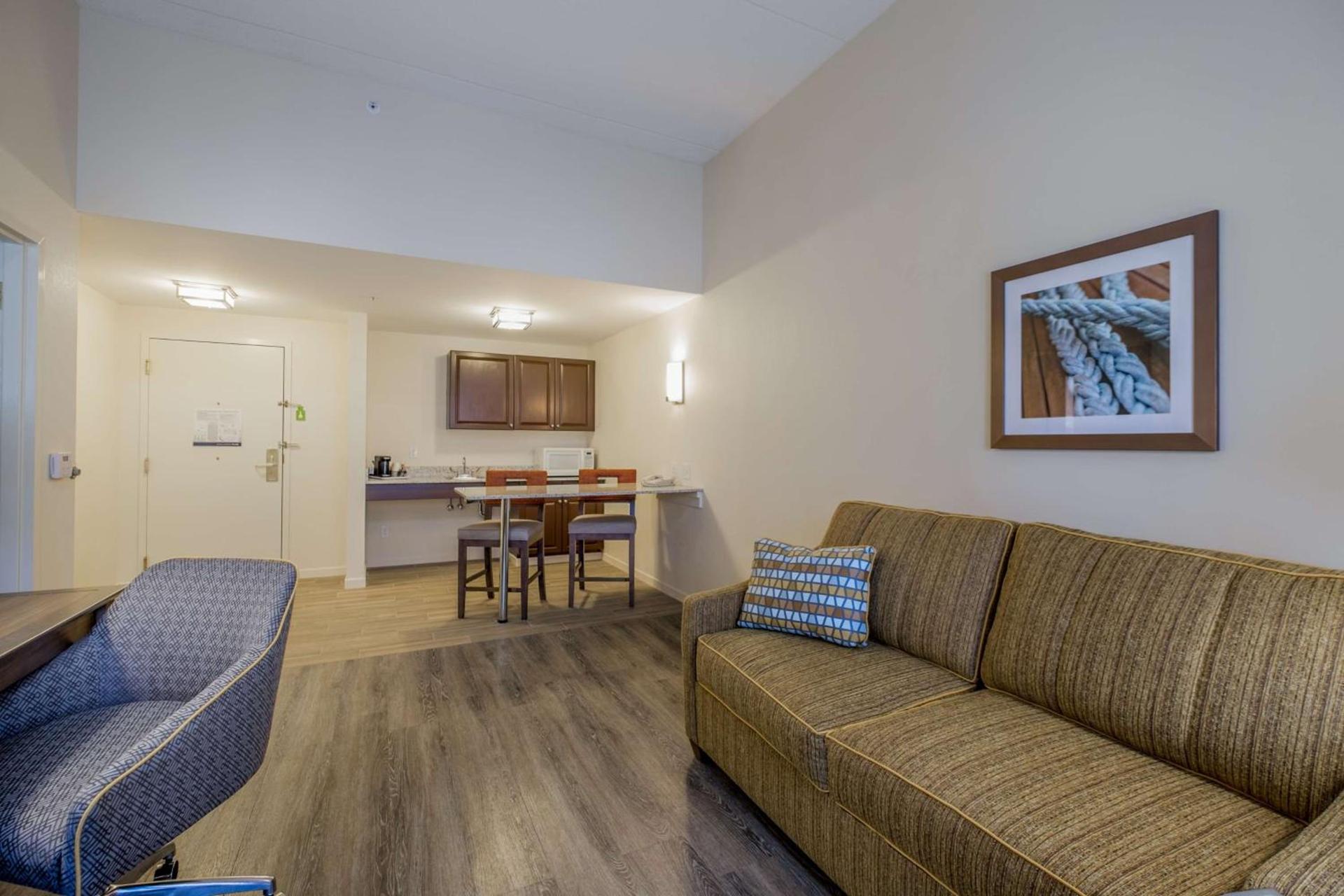 Hampton Inn Waterville photo 40