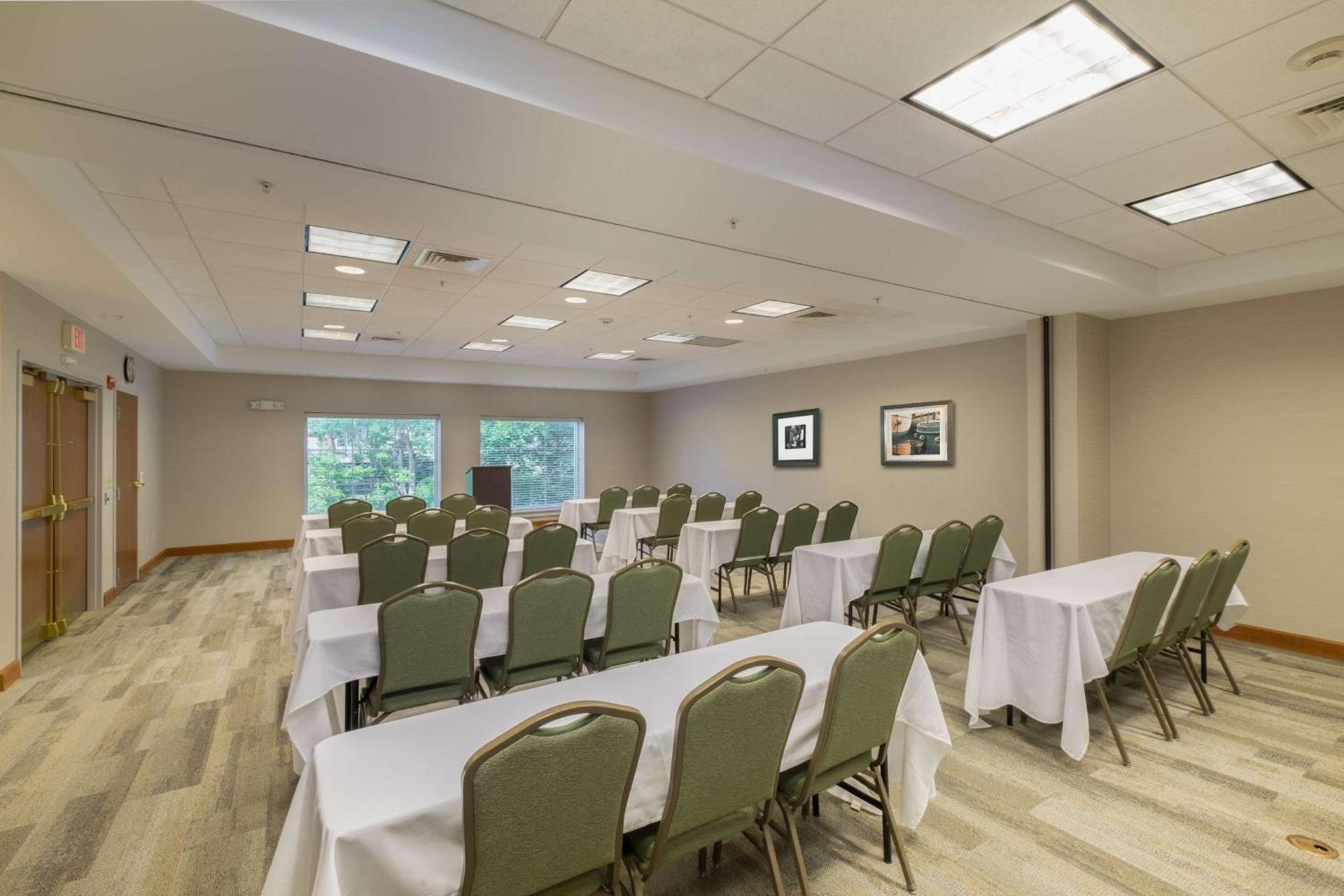 Hampton Inn Waterville photo 50