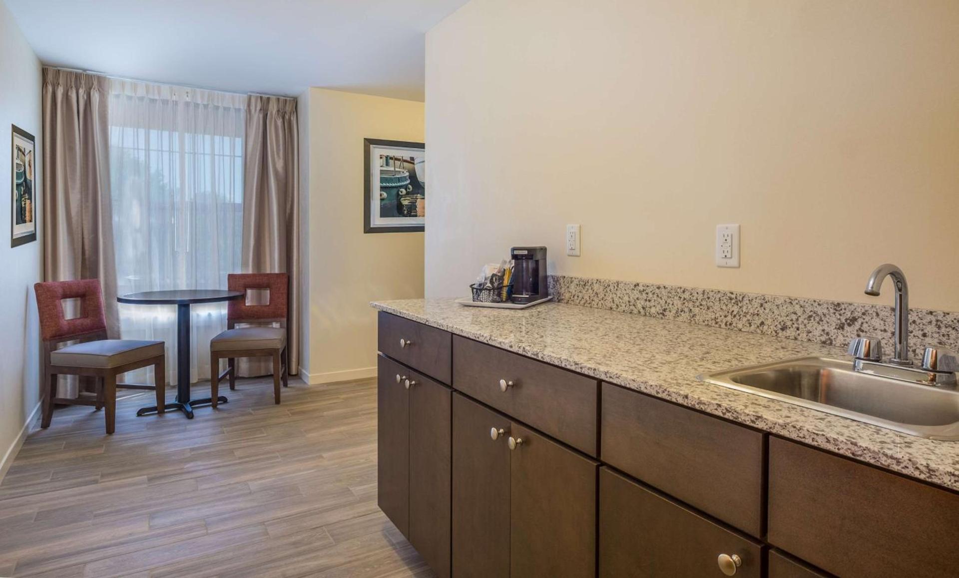Hampton Inn Waterville photo 53