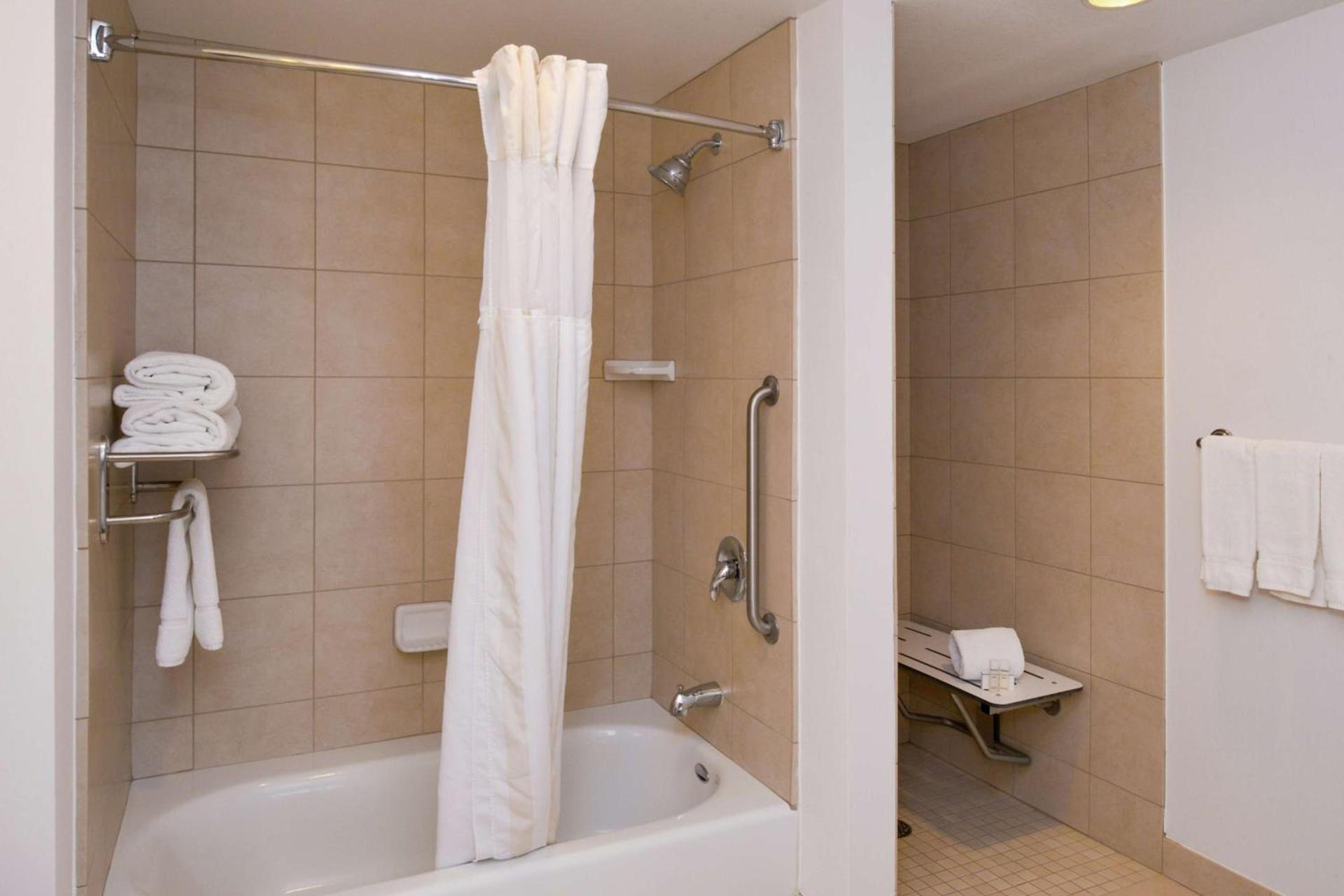 Hilton Garden Inn Yuma Pivot Point photo 22