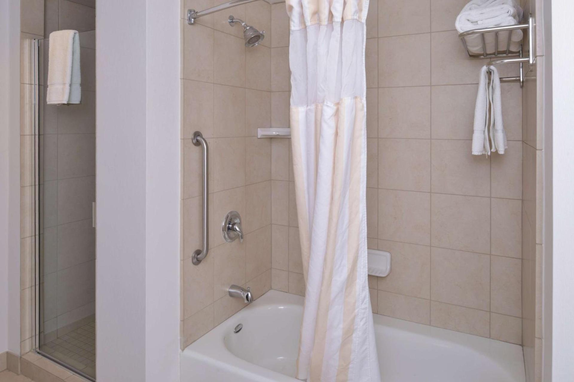 Hilton Garden Inn Yuma Pivot Point photo 21