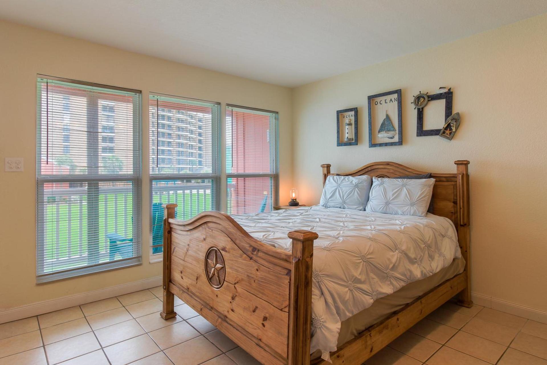 Executive Keys Condominiums on the Beach photo 26