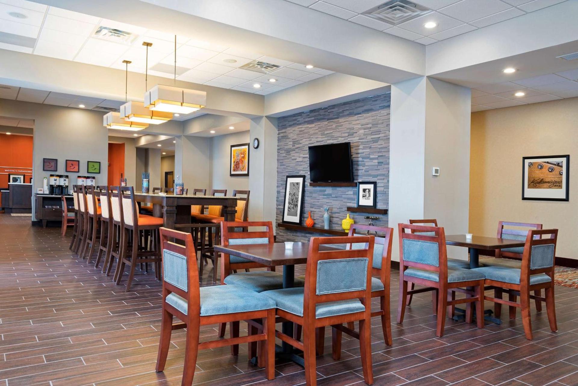 Hampton Inn Kalamazoo photo 4