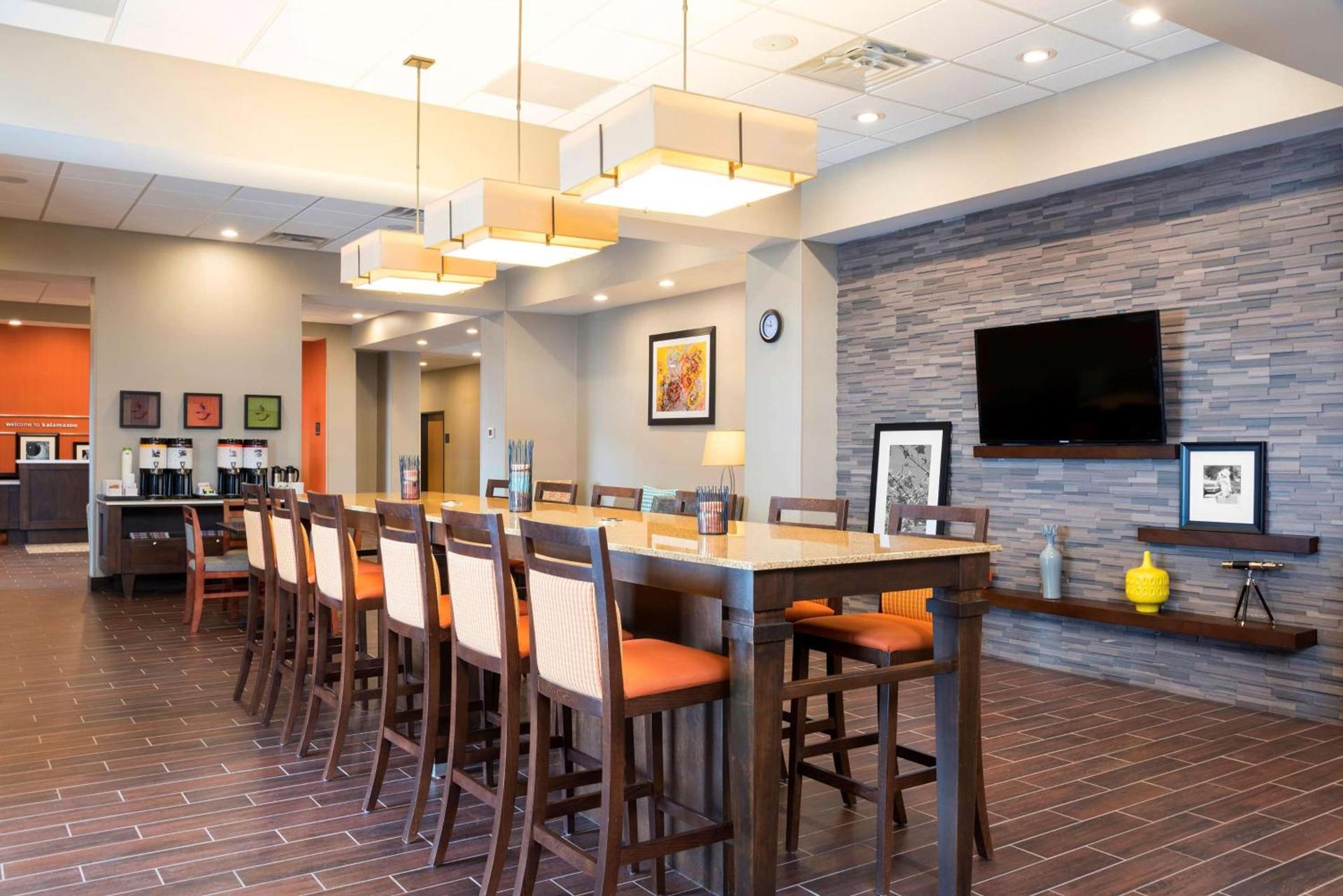 Hampton Inn Kalamazoo photo 5