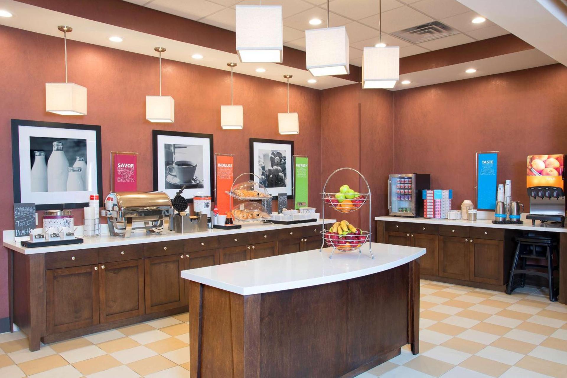 Hampton Inn Kalamazoo photo 10