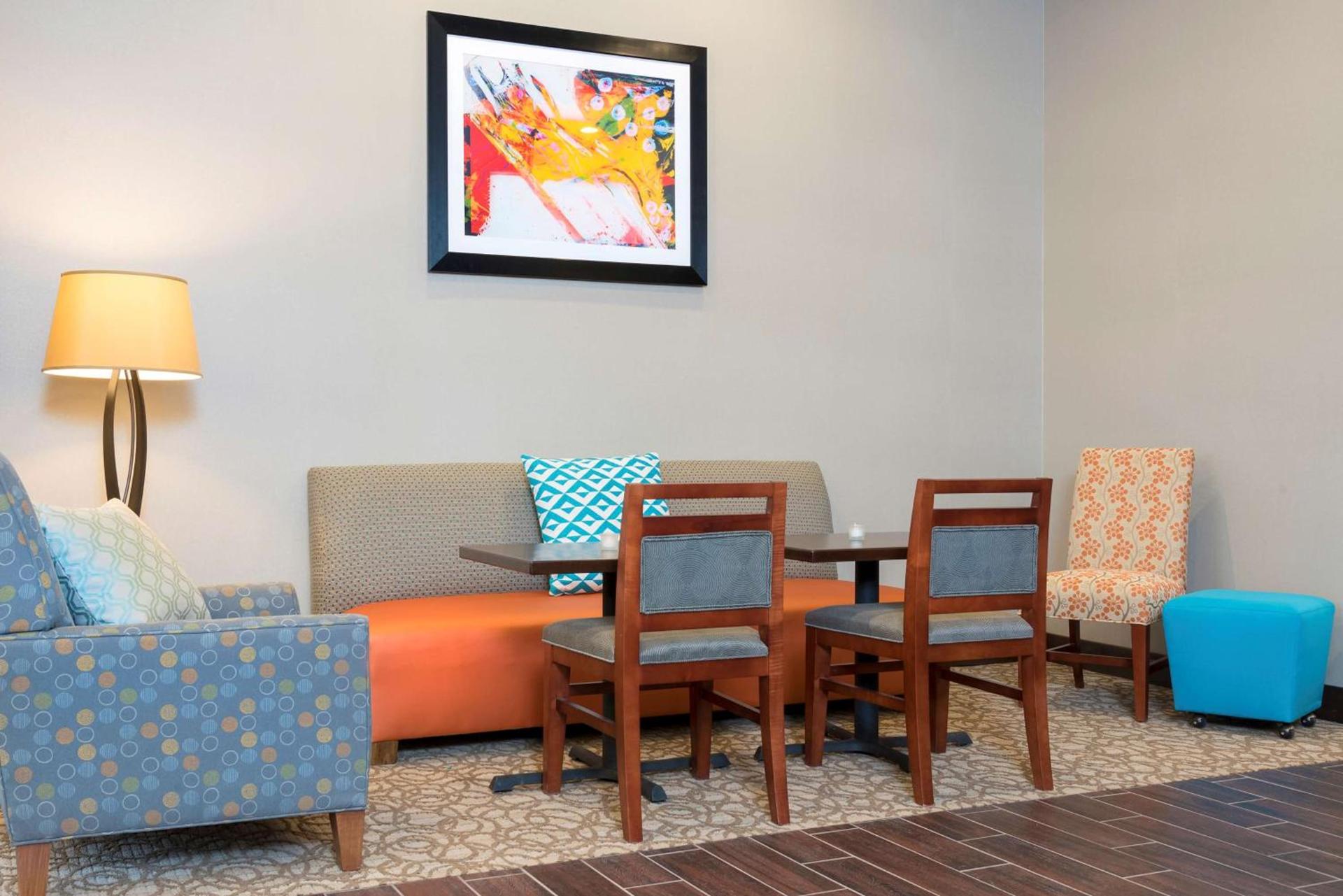 Hampton Inn Kalamazoo photo 8