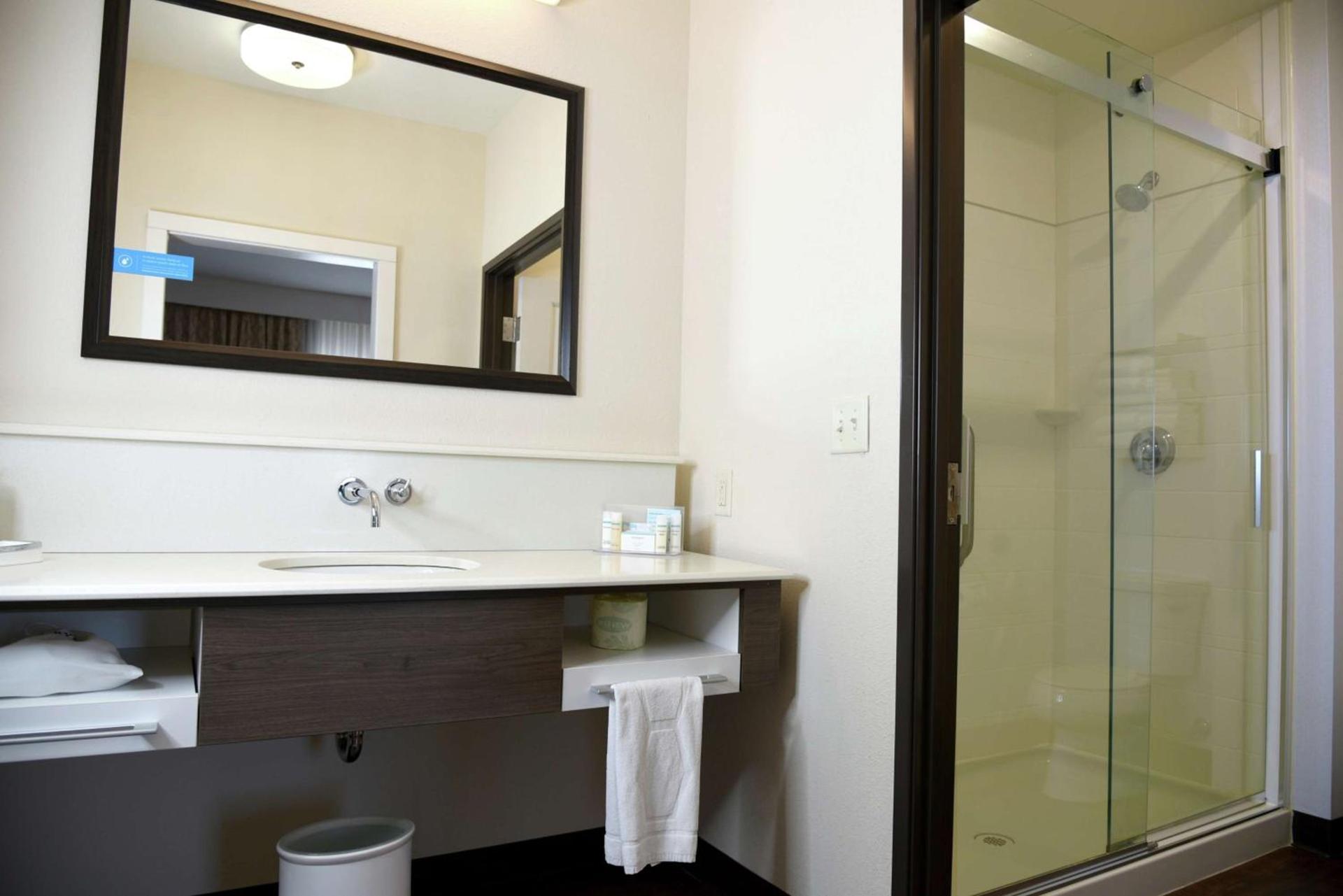 Hampton Inn Kalamazoo photo 12