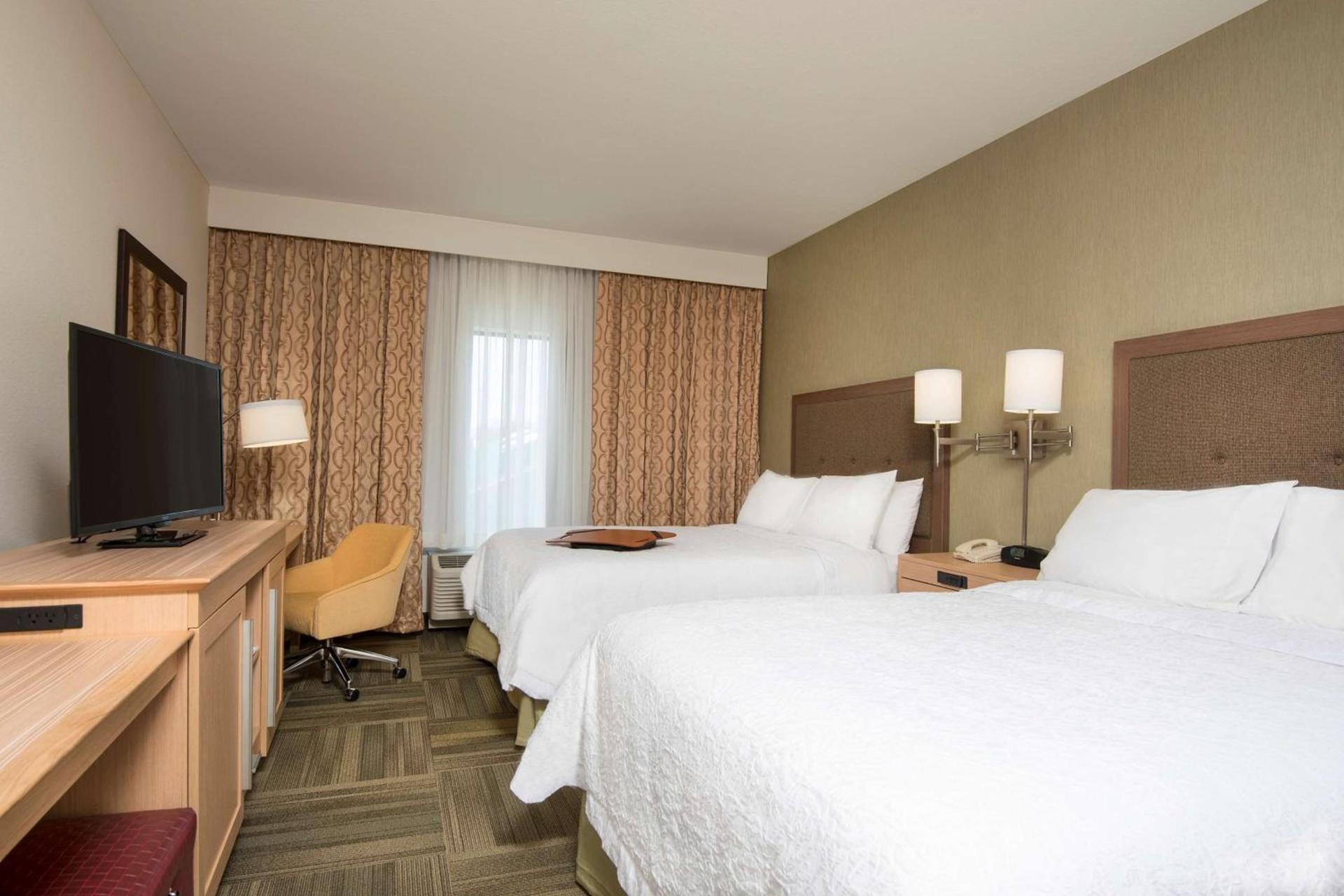 Hampton Inn Kalamazoo photo 18