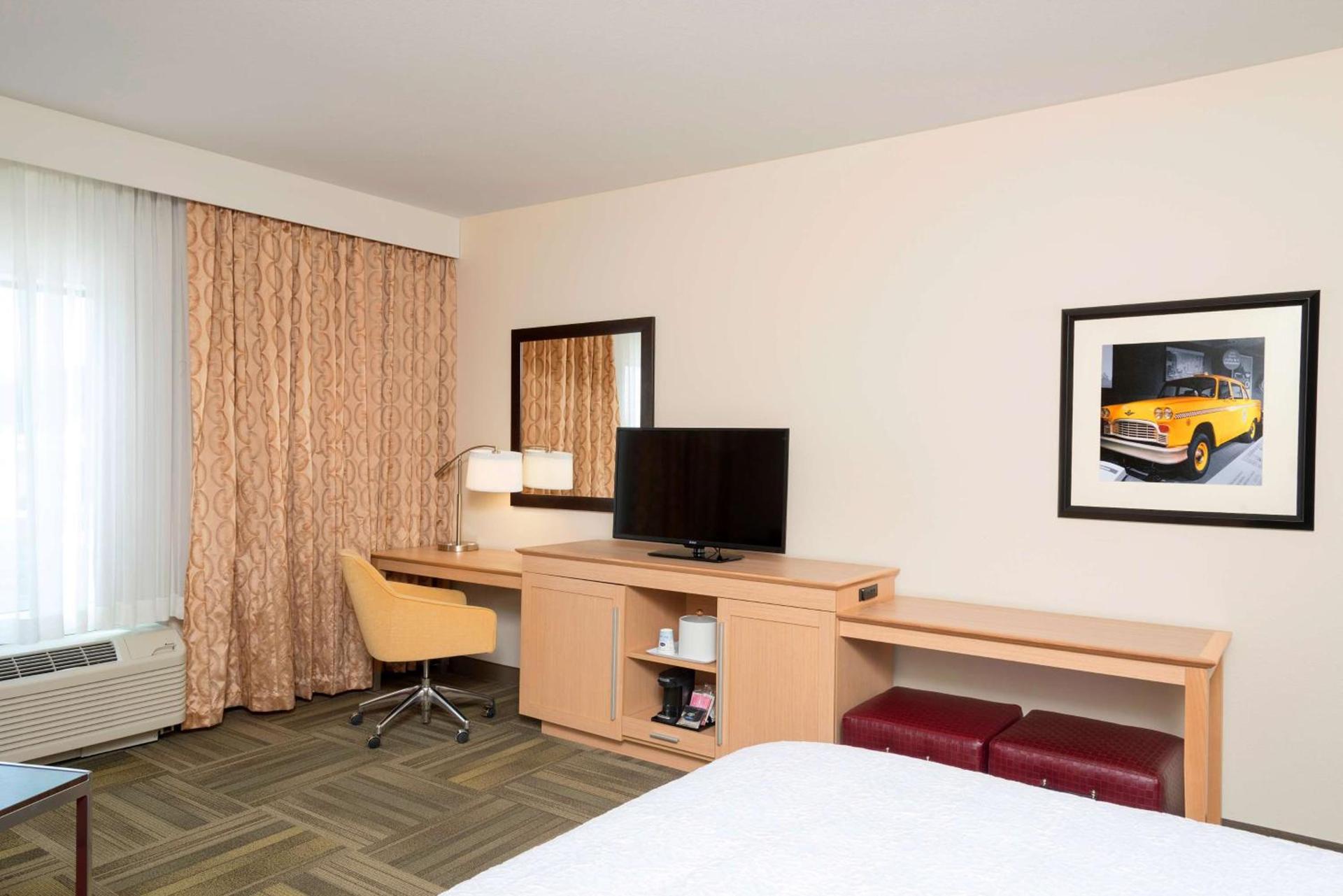 Hampton Inn Kalamazoo photo 21