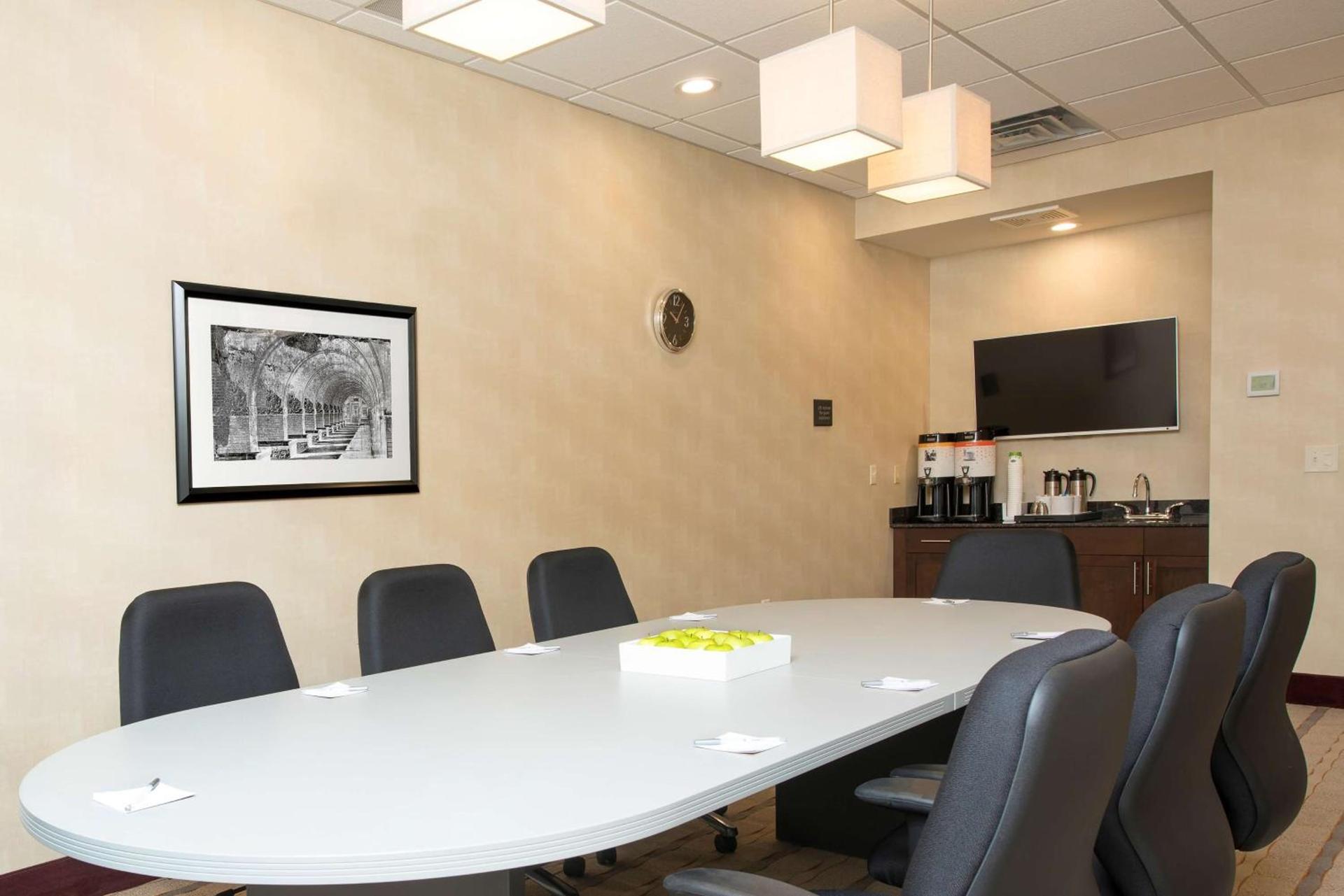 Hampton Inn Kalamazoo photo 24