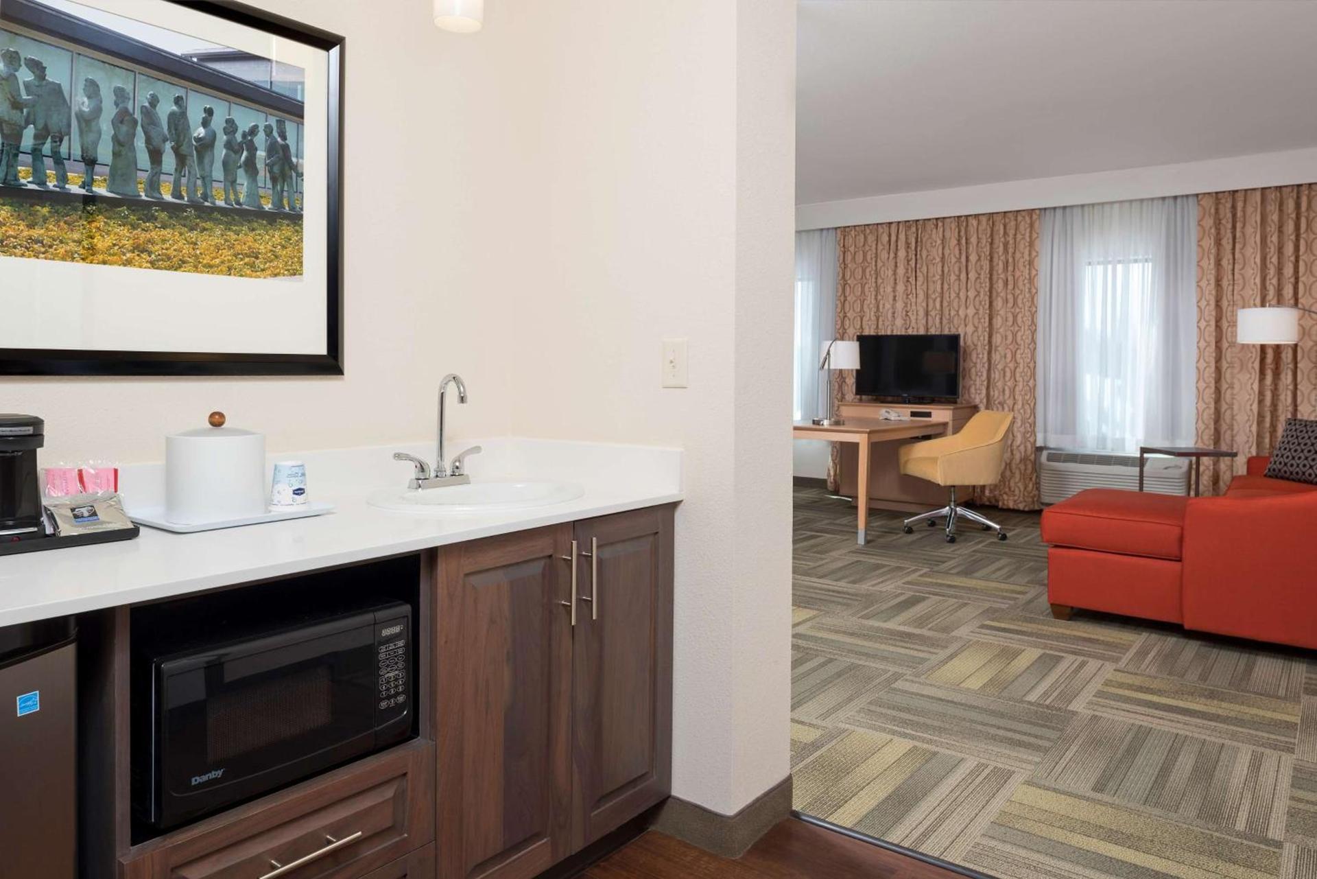 Hampton Inn Kalamazoo photo 25